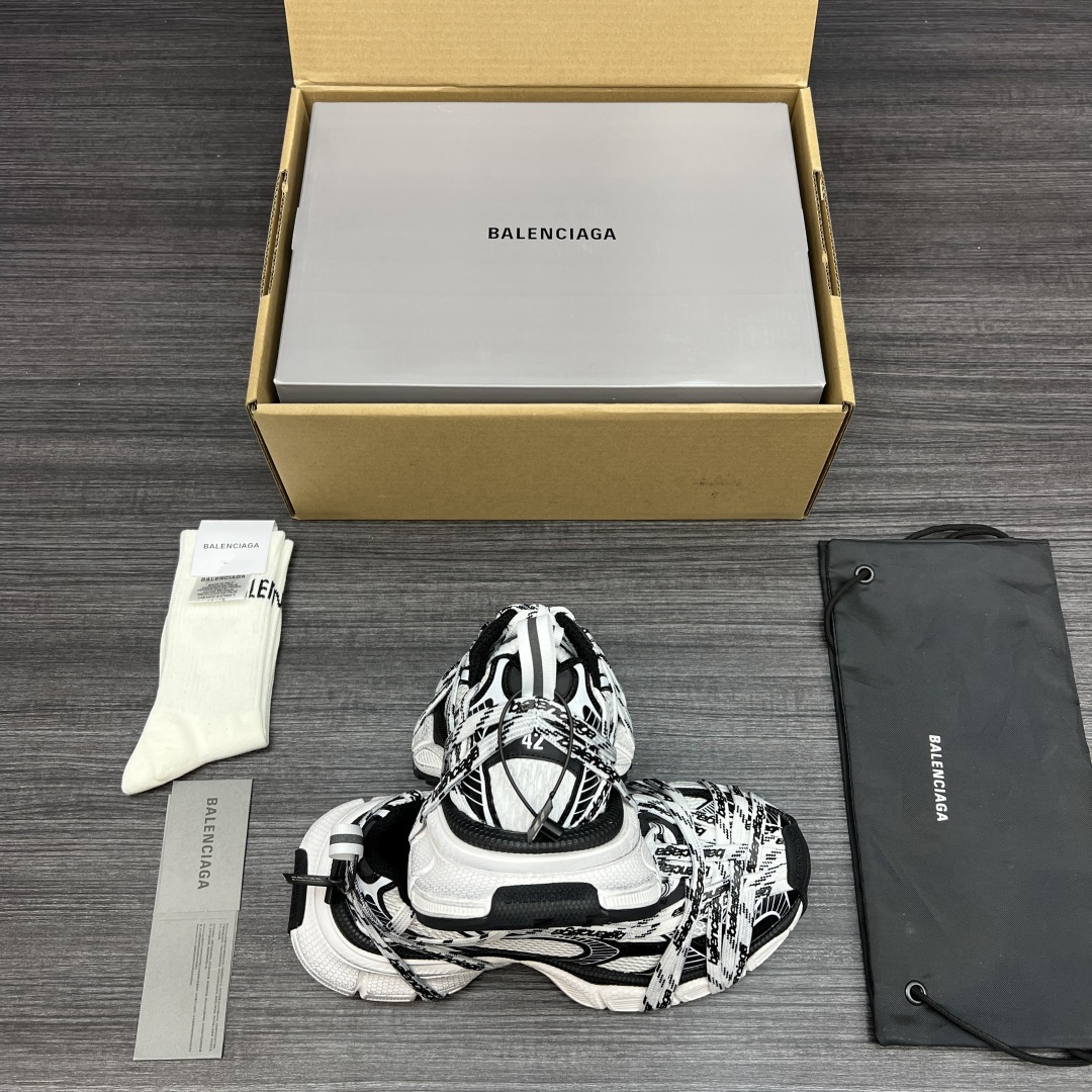 Balenciaga 高仿男士老爹鞋 黑白塗鴉設計 潮流感滿點| 8 Balenciaga 高仿男士老爹鞋 黑白塗鴉設計 潮流感滿點