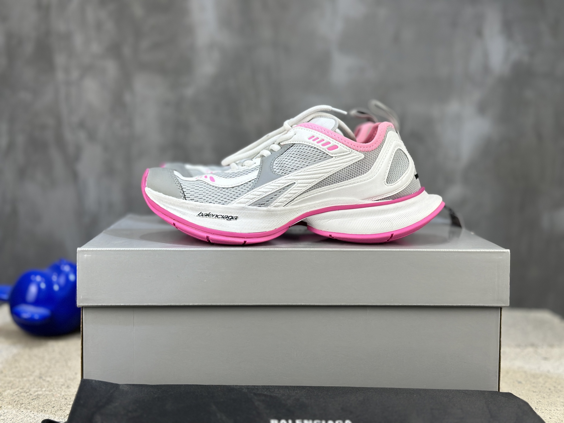 Balenciaga A貨運動鞋女款 粉灰拼色流線設計 高機能輕跑鞋| 6 Balenciaga A貨運動鞋女款 粉灰拼色流線設計 高機能輕跑鞋