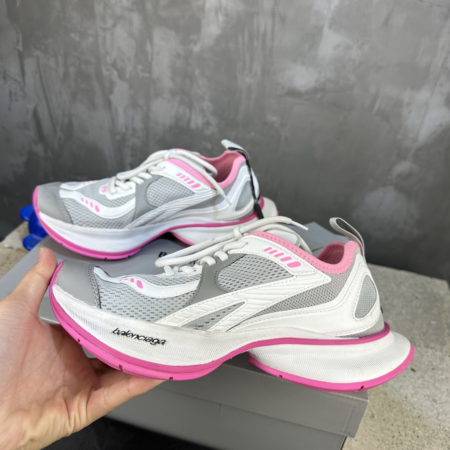 Balenciaga A貨運動鞋女款 粉灰拼色流線設計 高機能輕跑鞋| 12 Balenciaga A貨運動鞋女款 粉灰拼色流線設計 高機能輕跑鞋