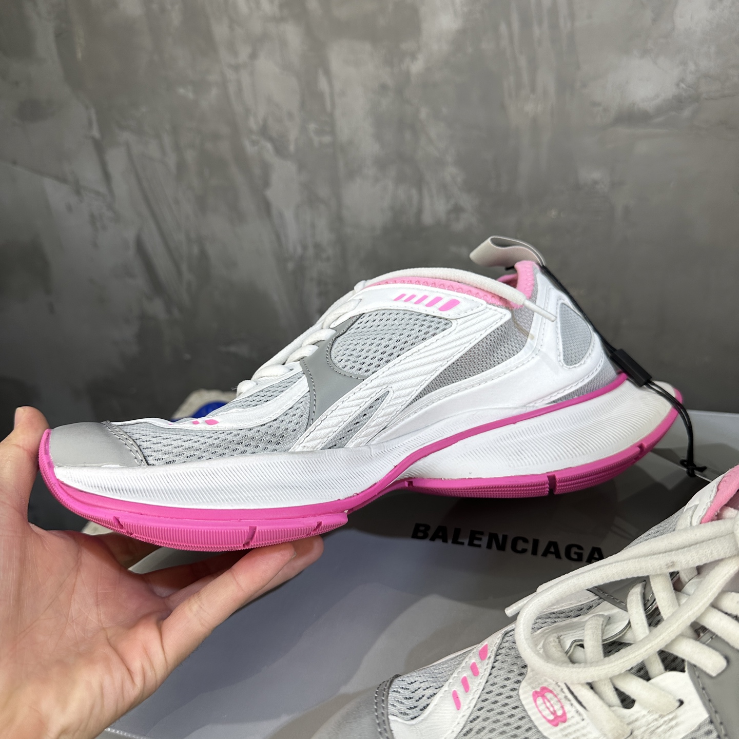 Balenciaga A貨運動鞋女款 粉灰拼色流線設計 高機能輕跑鞋| 11 Balenciaga A貨運動鞋女款 粉灰拼色流線設計 高機能輕跑鞋