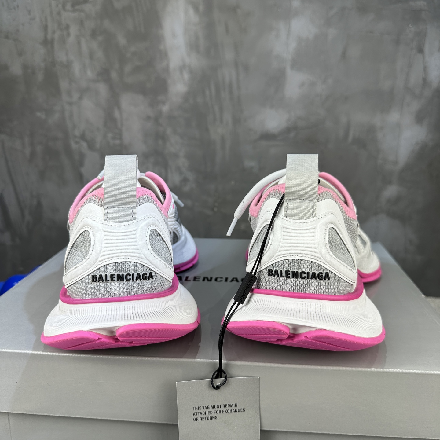 Balenciaga A貨運動鞋女款 粉灰拼色流線設計 高機能輕跑鞋| 8 Balenciaga A貨運動鞋女款 粉灰拼色流線設計 高機能輕跑鞋