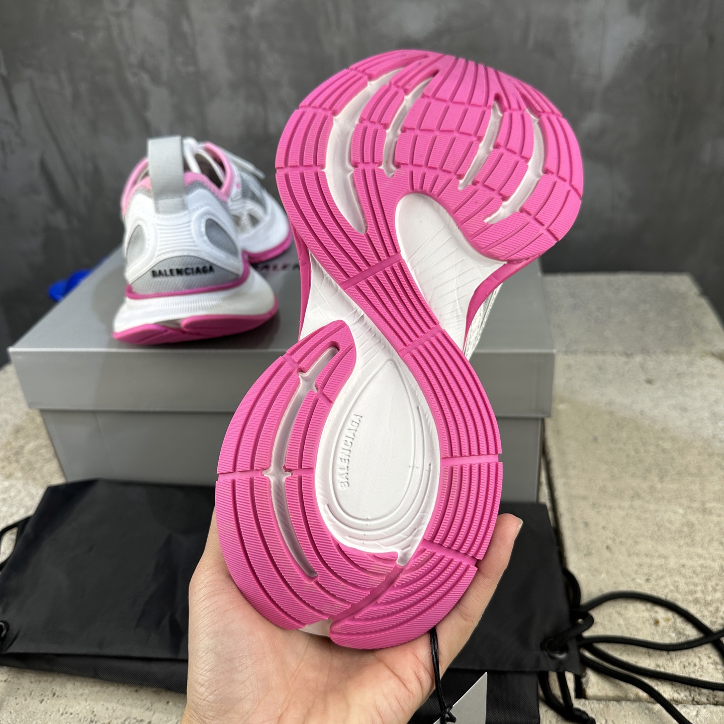 Balenciaga A貨運動鞋女款 粉灰拼色流線設計 高機能輕跑鞋| 7 Balenciaga A貨運動鞋女款 粉灰拼色流線設計 高機能輕跑鞋