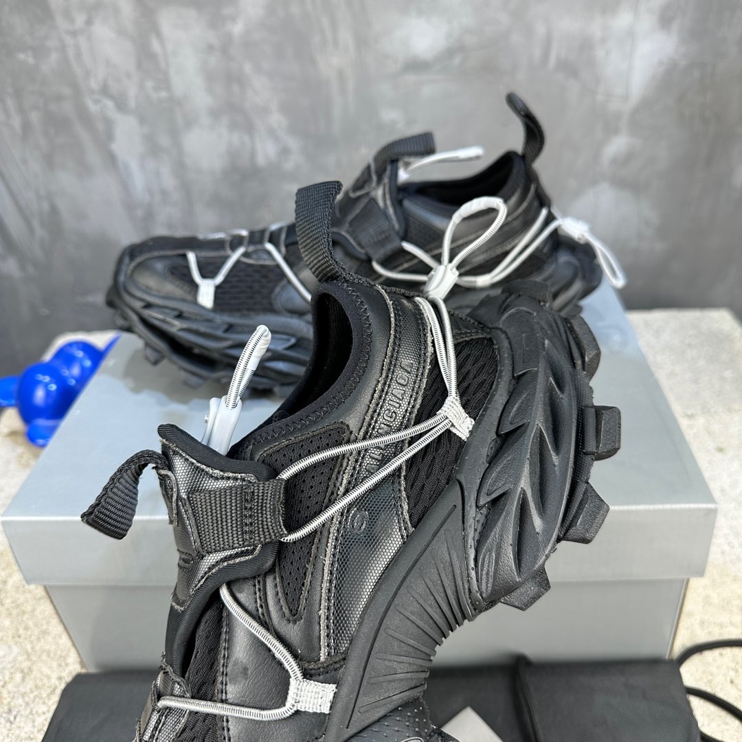 Balenciaga 高仿男士黑色登山鞋風運動鞋 厚底耐穿全黑設計｜歐美奢侈品精品推薦