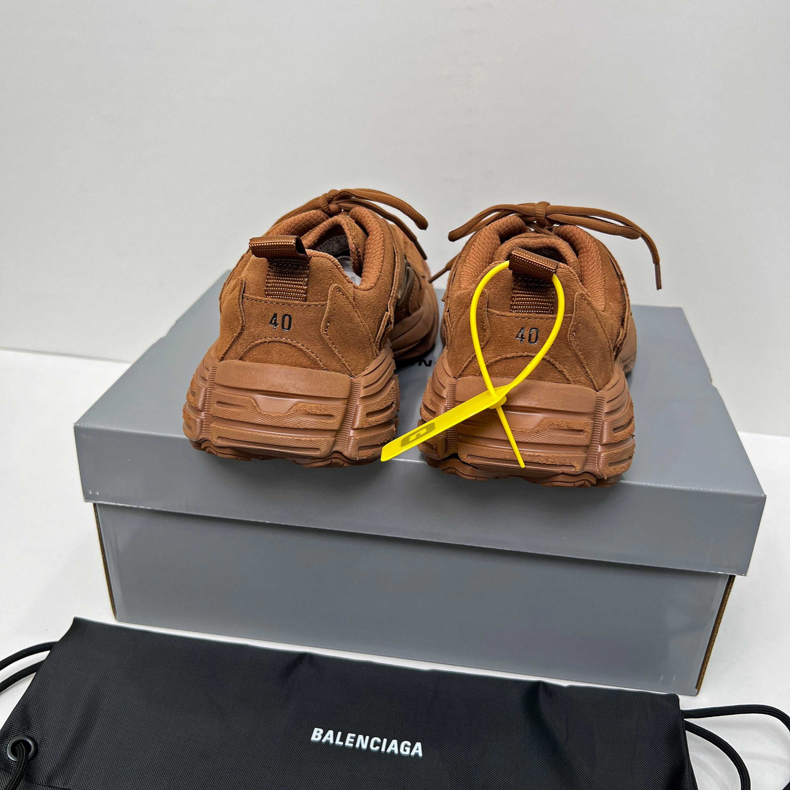 Balenciaga 高仿男款復古麂皮運動鞋 焦糖棕色 經典造型復刻| 11 Balenciaga 高仿男款復古麂皮運動鞋 焦糖棕色 經典造型復刻