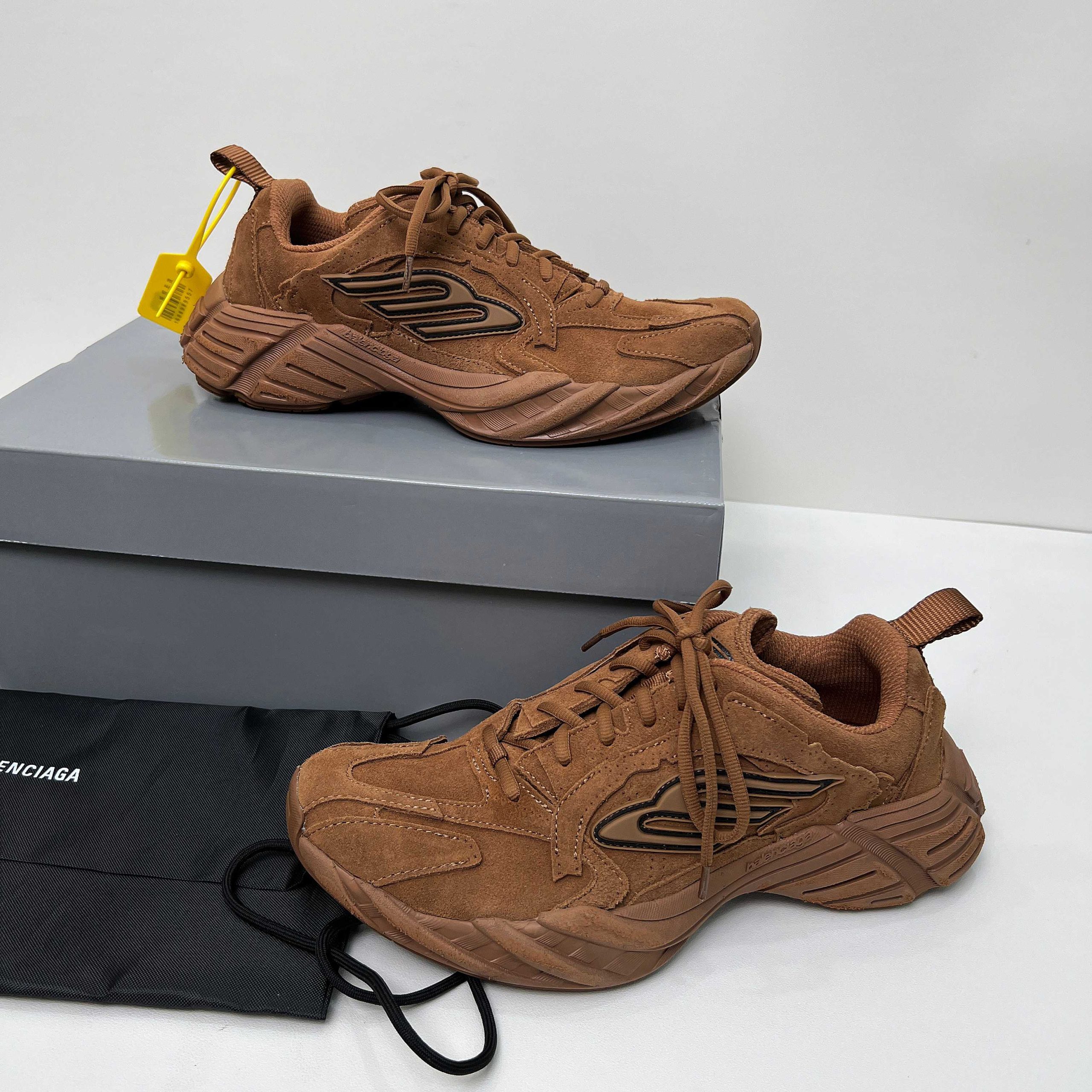 Balenciaga 高仿男款復古麂皮運動鞋 焦糖棕色 經典造型復刻| 7 Balenciaga 高仿男款復古麂皮運動鞋 焦糖棕色 經典造型復刻