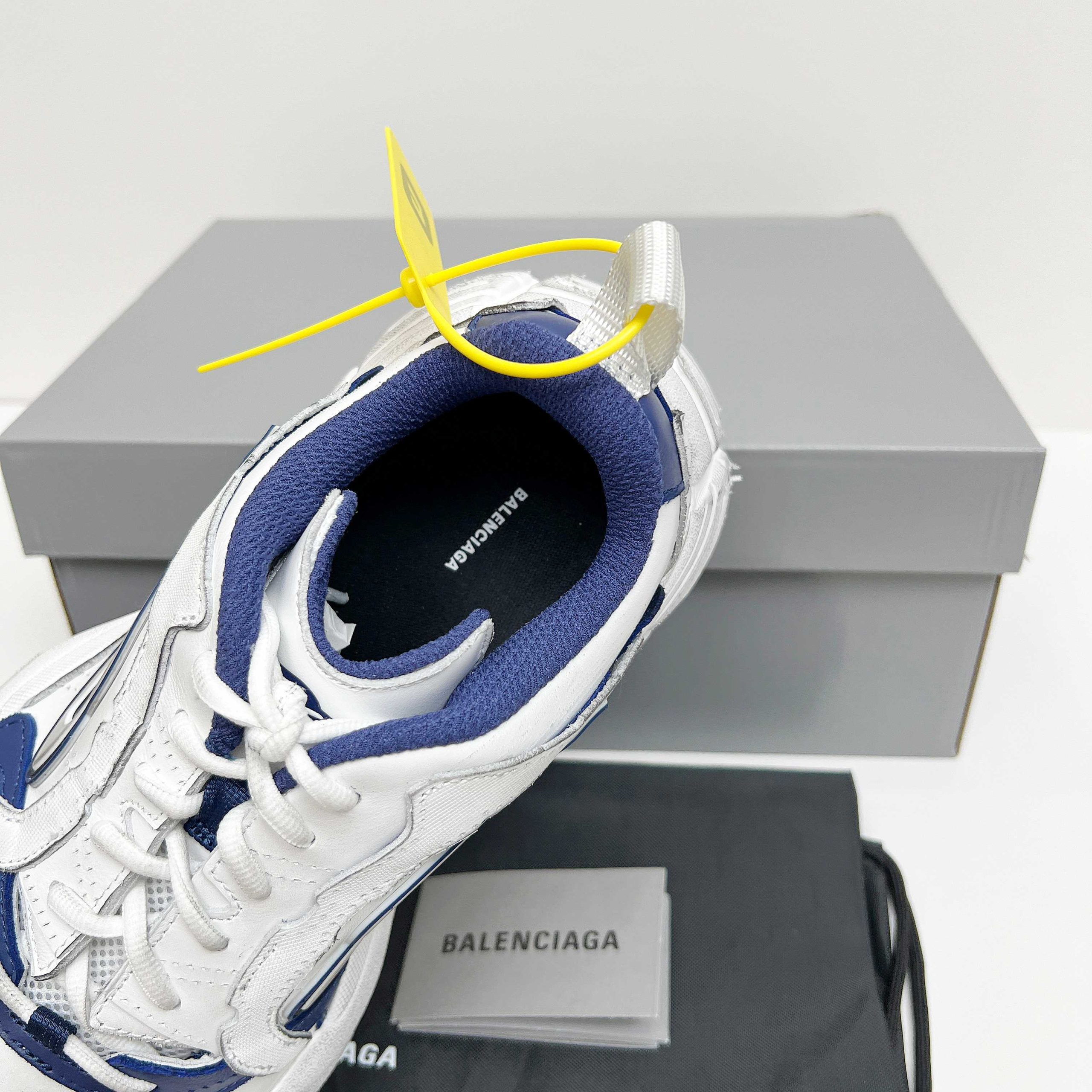 Balenciaga 一比一男款流線運動鞋 白藍撞色 2025百搭新款| 9 Balenciaga 一比一男款流線運動鞋 白藍撞色 2025百搭新款