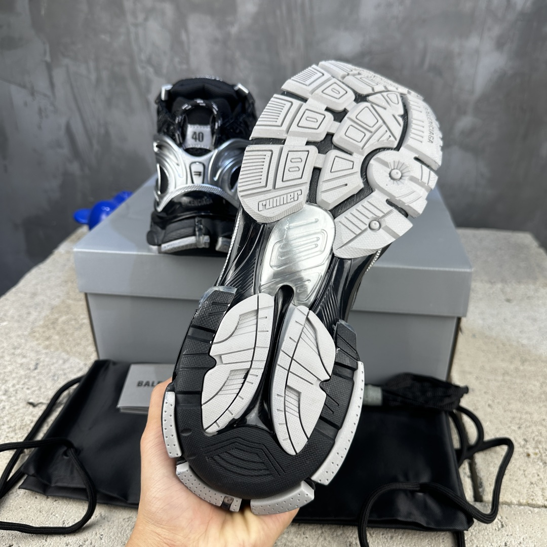 Balenciaga 高仿黑銀厚底運動鞋 男款機能風設計 潮流重裝感｜歐美奢侈品精品推薦