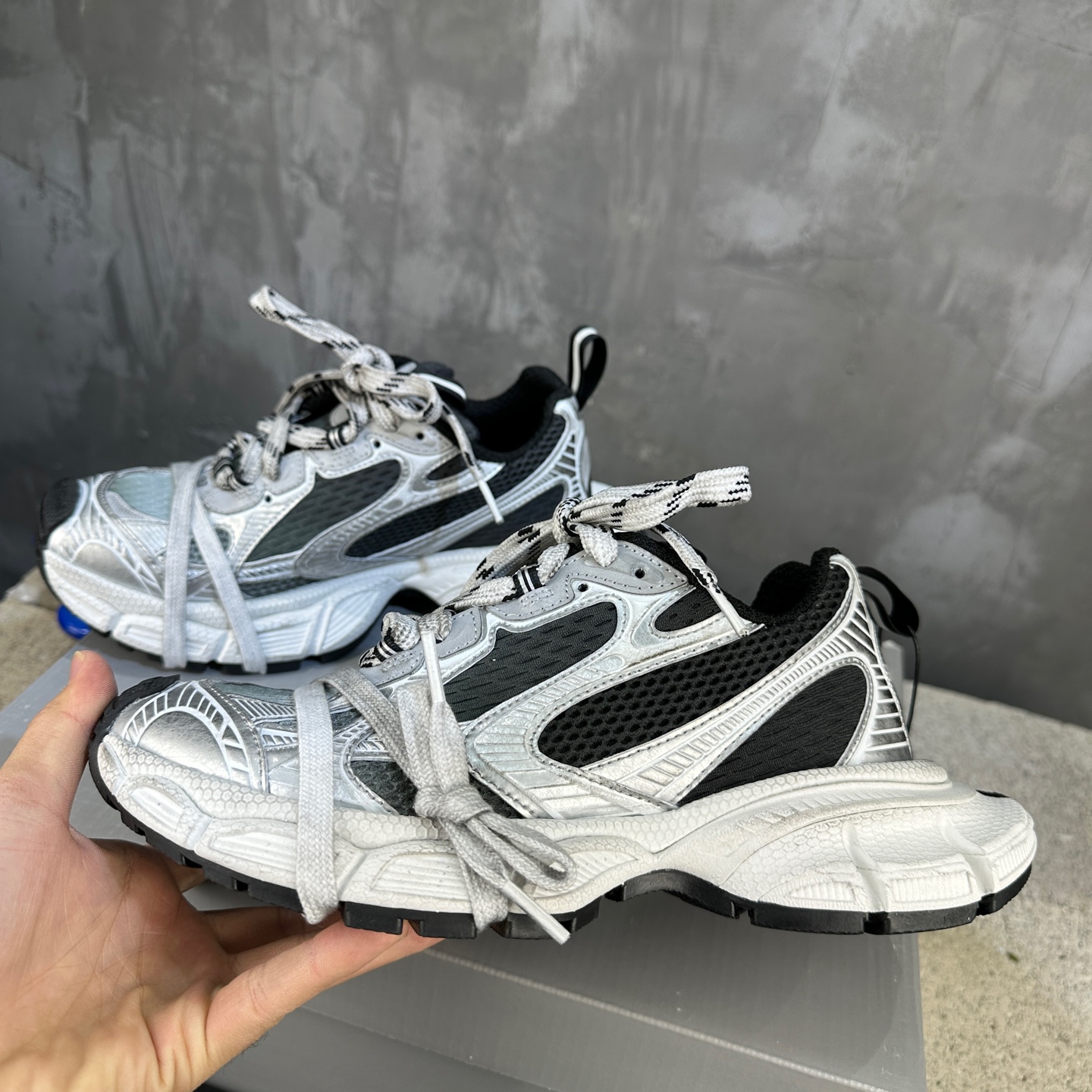 Balenciaga 一比一灰白老爹運動鞋 女款輕量結構 訓練跑鞋推薦| 12 Balenciaga 一比一灰白老爹運動鞋 女款輕量結構 訓練跑鞋推薦