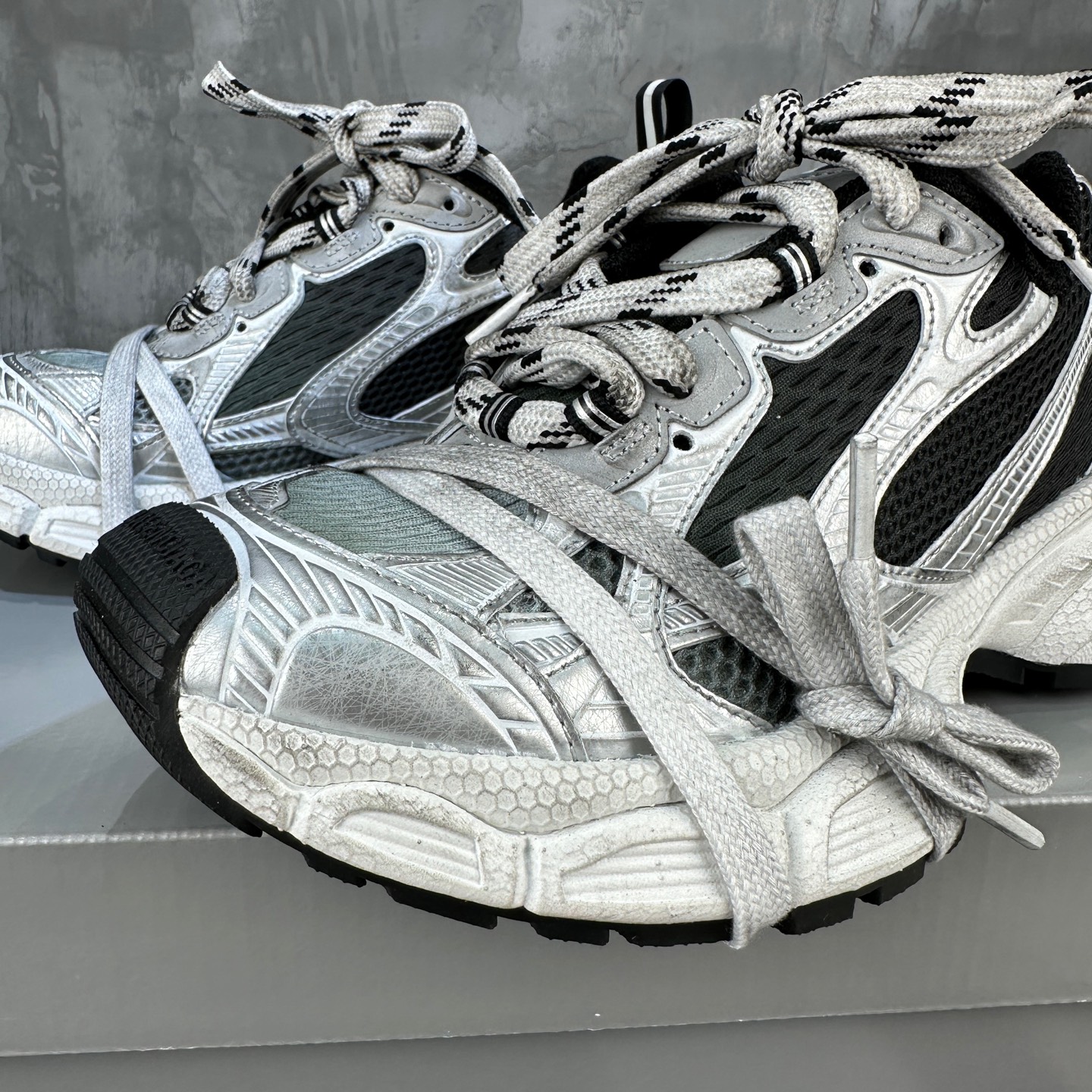 Balenciaga 一比一灰白老爹運動鞋 女款輕量結構 訓練跑鞋推薦| 10 Balenciaga 一比一灰白老爹運動鞋 女款輕量結構 訓練跑鞋推薦