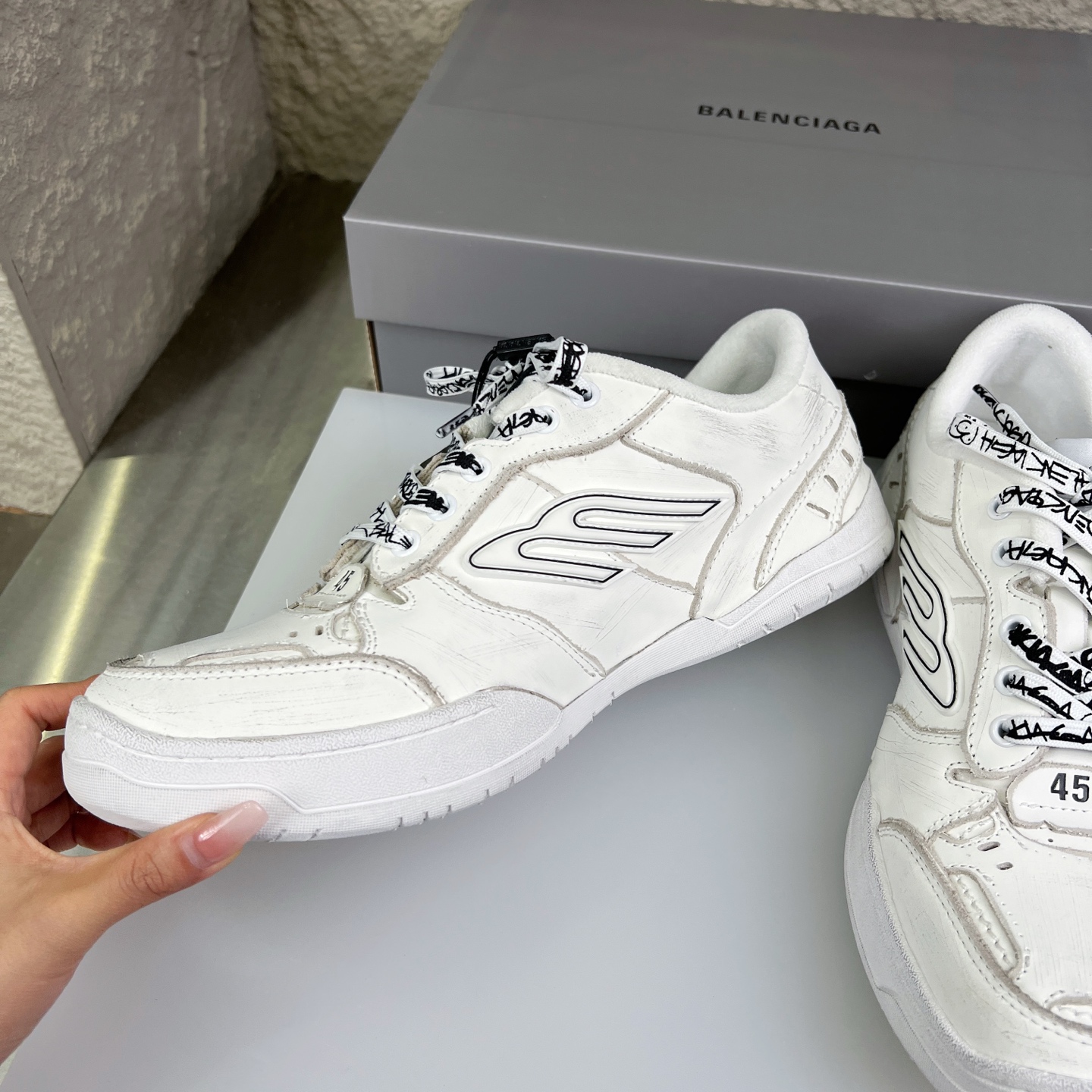 Balenciaga 原單復古滑板鞋 白色低筒設計 男款街頭時尚復刻款| 11 Balenciaga 原單復古滑板鞋 白色低筒設計 男款街頭時尚復刻款