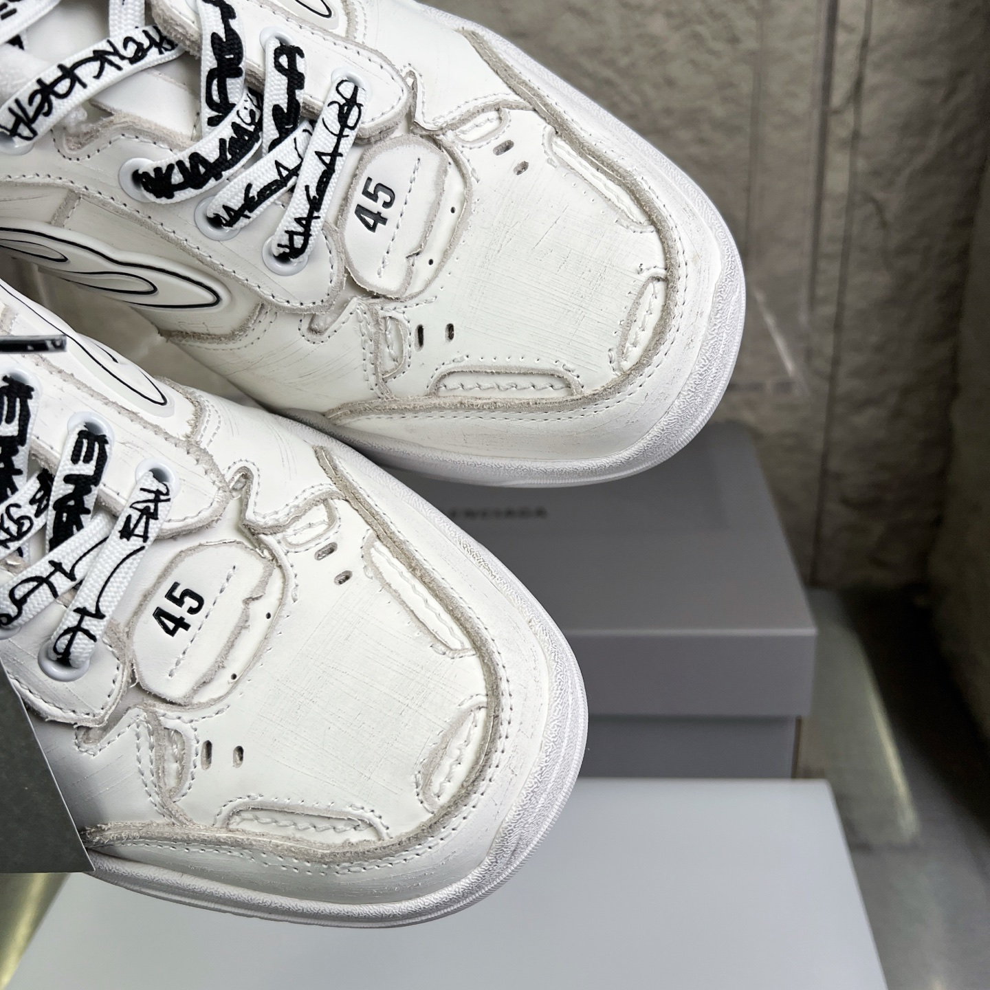 Balenciaga 原單復古滑板鞋 白色低筒設計 男款街頭時尚復刻款| 10 Balenciaga 原單復古滑板鞋 白色低筒設計 男款街頭時尚復刻款