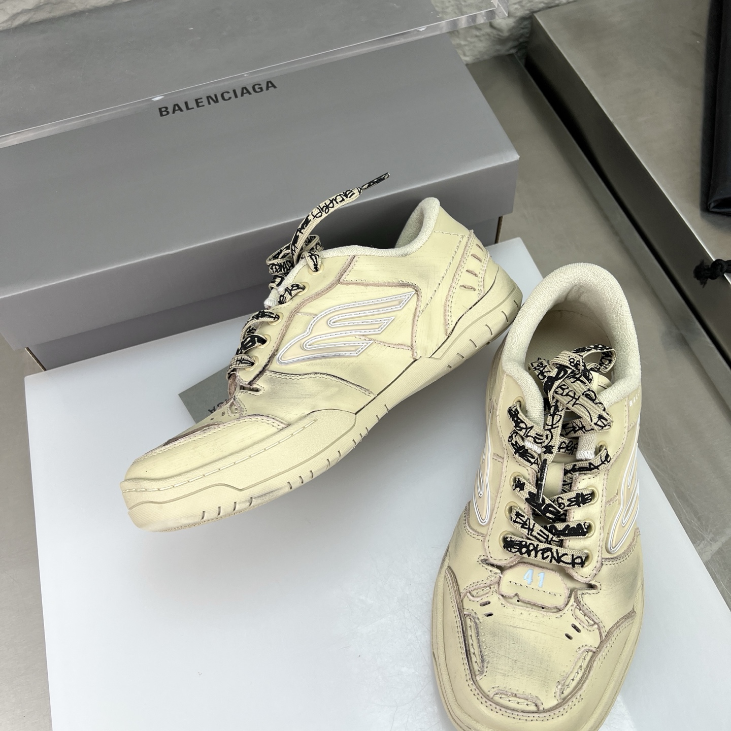 Balenciaga 高仿復古滑板鞋 奶油白男鞋做舊設計 潮流街頭風格｜歐美奢侈品精品推薦