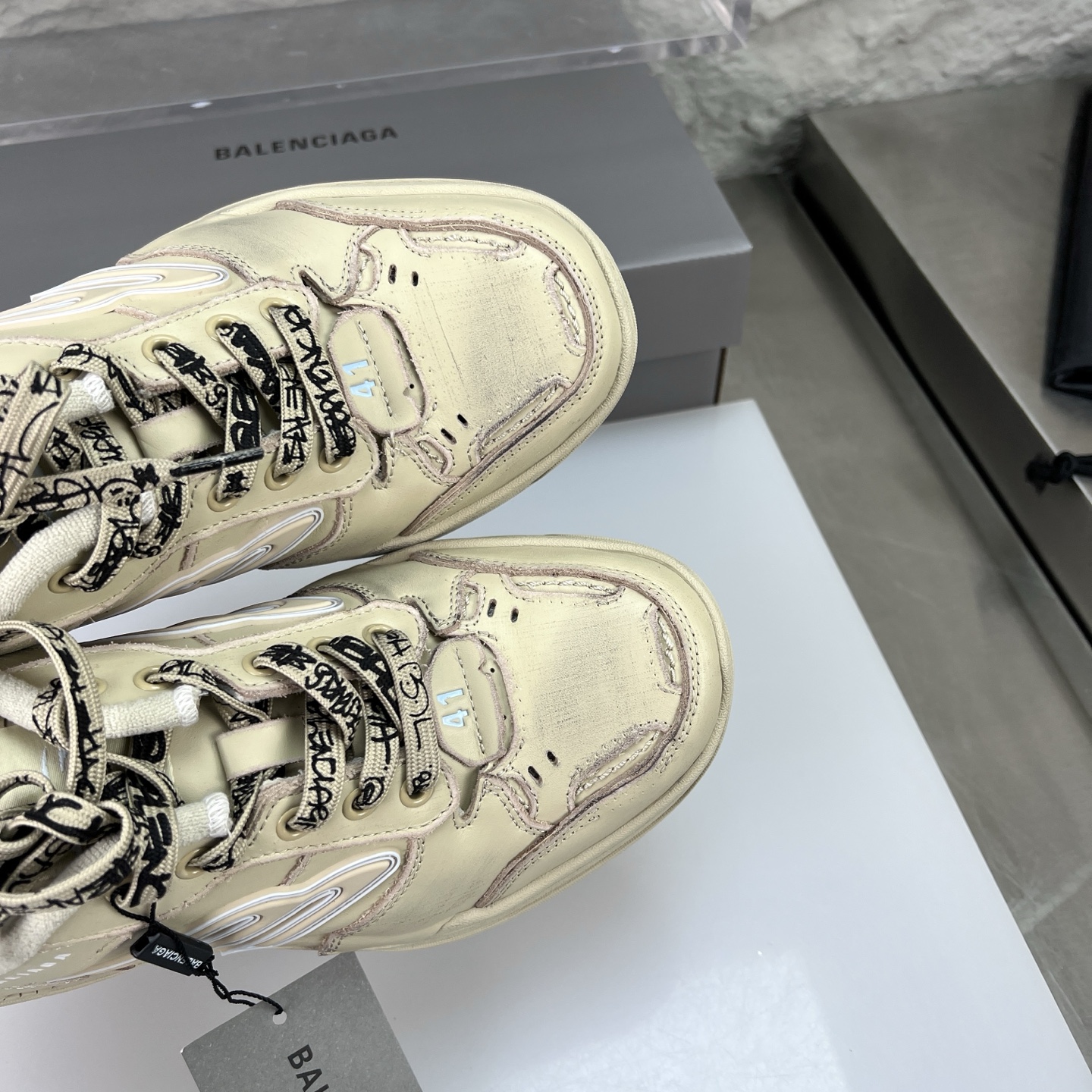 Balenciaga 高仿復古滑板鞋 奶油白男鞋做舊設計 潮流街頭風格｜歐美奢侈品精品推薦