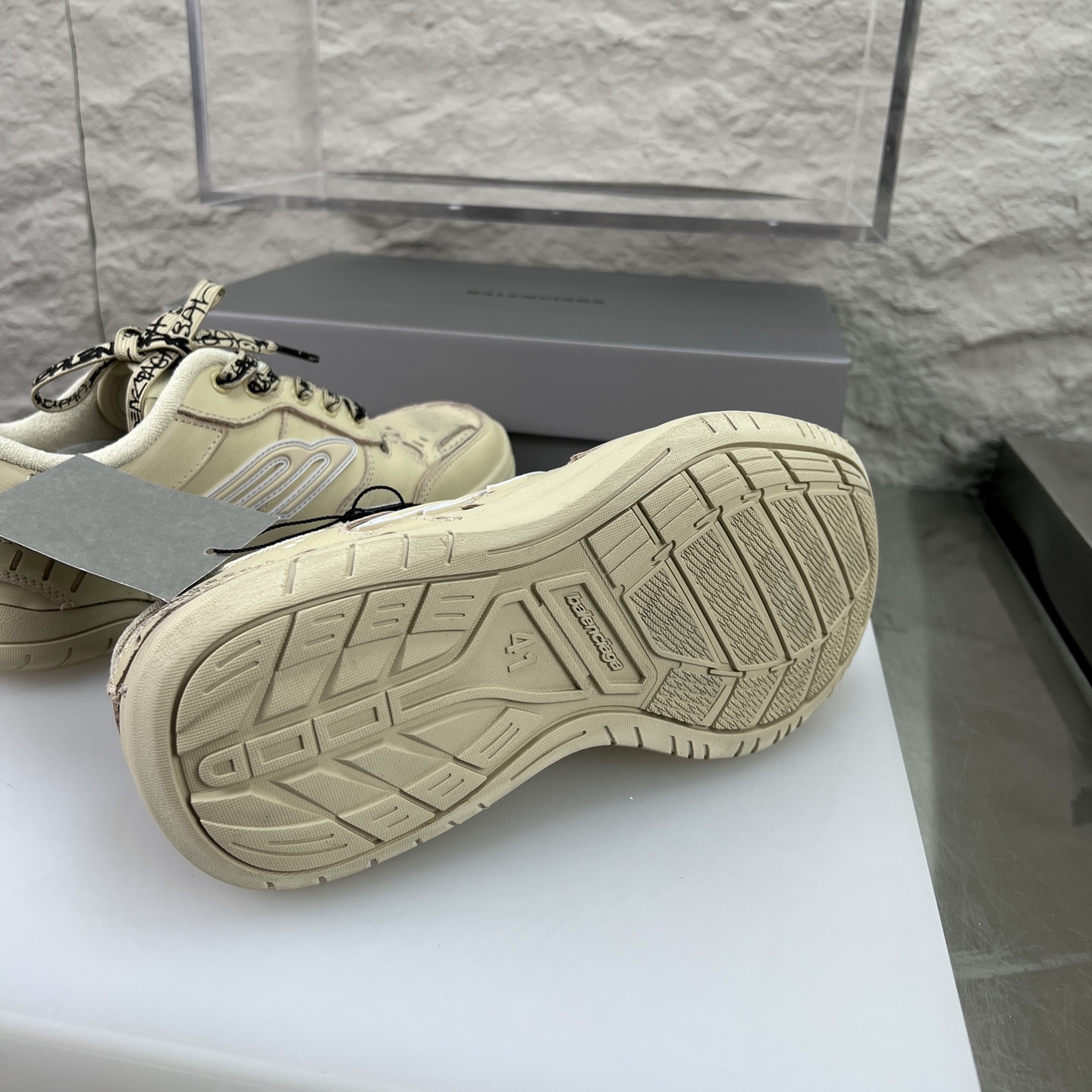 Balenciaga 高仿復古滑板鞋 奶油白男鞋做舊設計 潮流街頭風格｜歐美奢侈品精品推薦