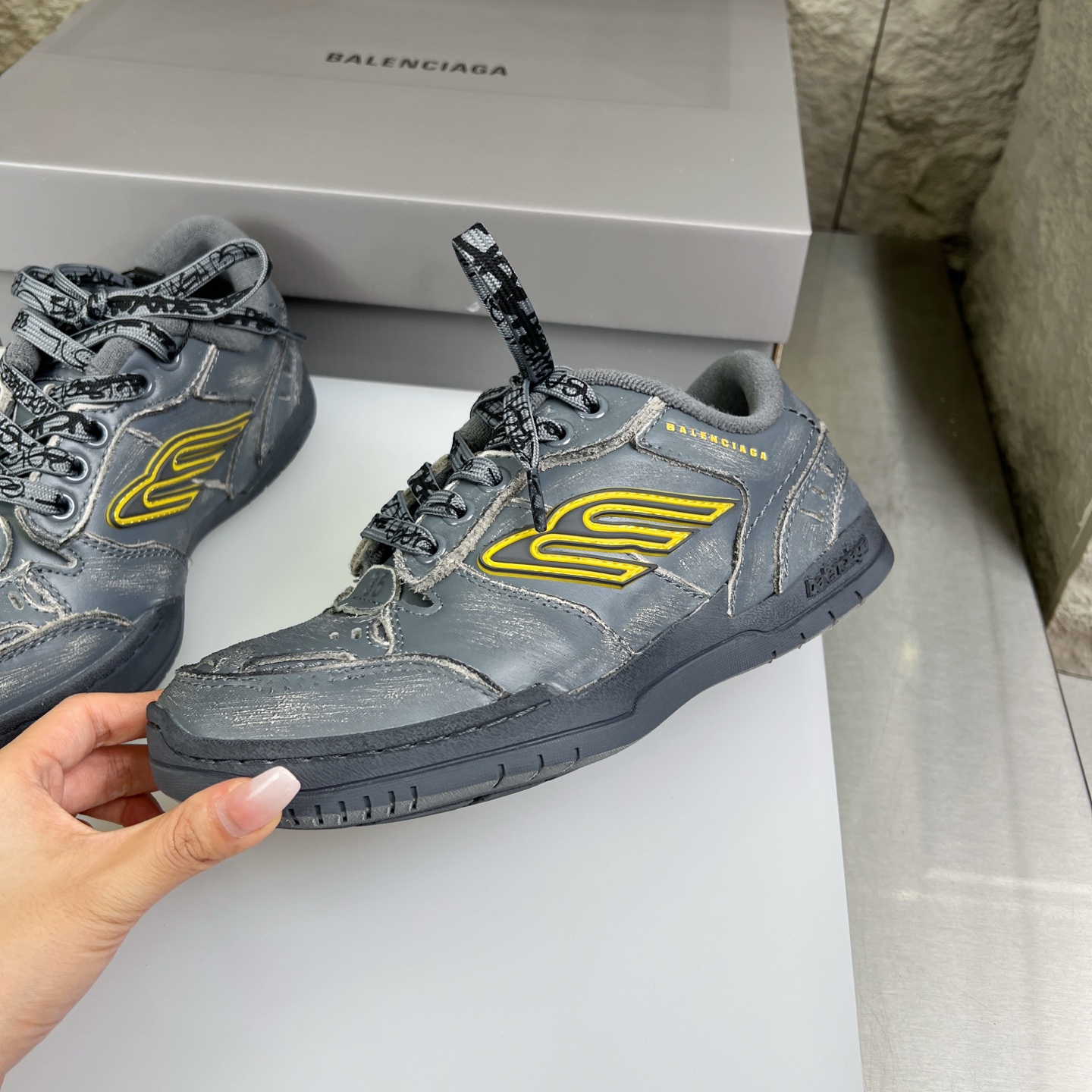 Balenciaga 高仿滑板鞋男款 灰黃撞色復古風 潮流街頭風格| 12 Balenciaga 高仿滑板鞋男款 灰黃撞色復古風 潮流街頭風格