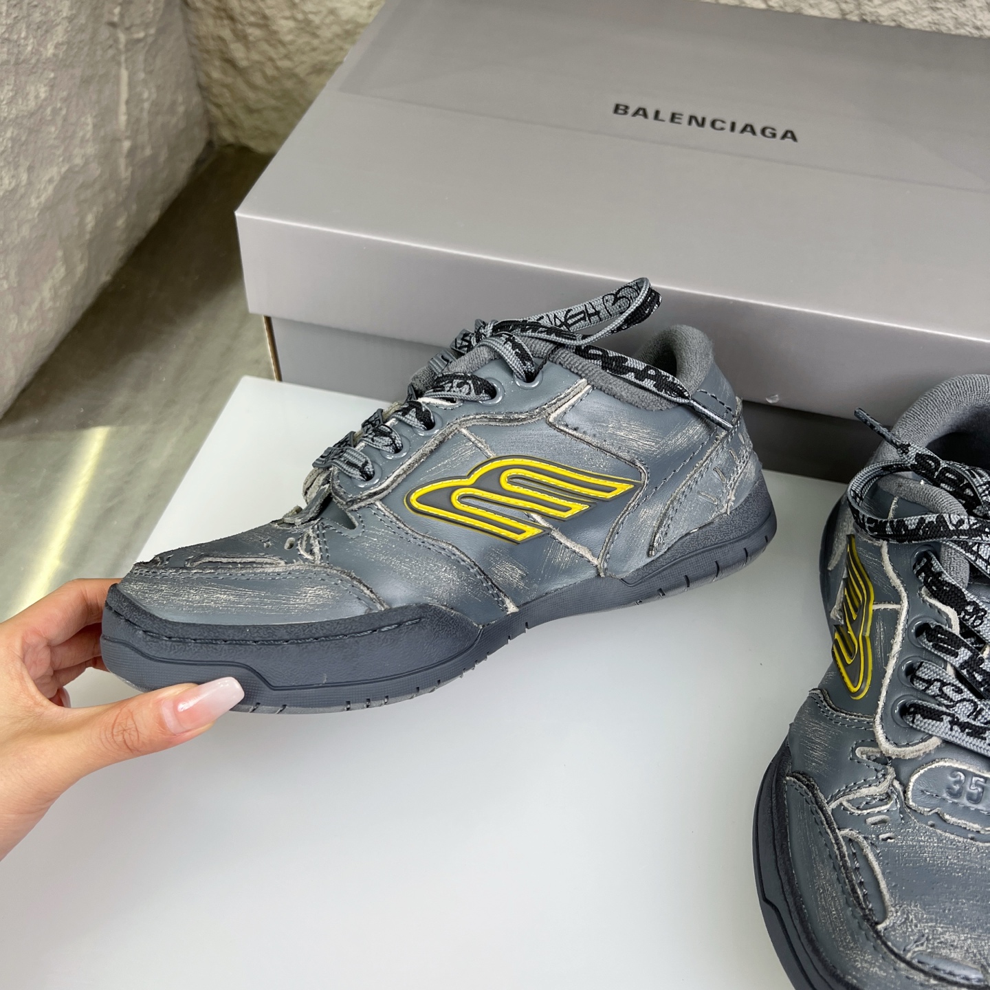 Balenciaga 高仿滑板鞋男款 灰黃撞色復古風 潮流街頭風格| 11 Balenciaga 高仿滑板鞋男款 灰黃撞色復古風 潮流街頭風格