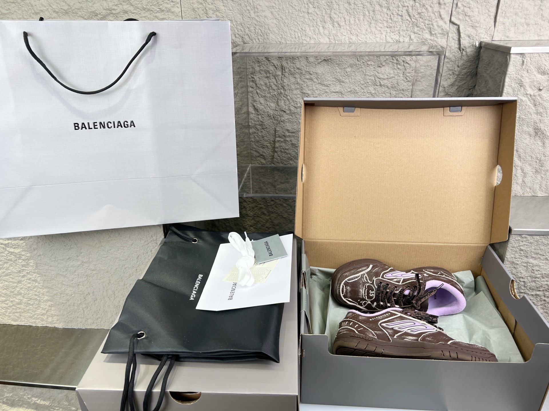 Balenciaga 高仿滑板鞋女款 咖啡紫塗鴉設計 復古刷舊街頭風格｜歐美奢侈品精品推薦