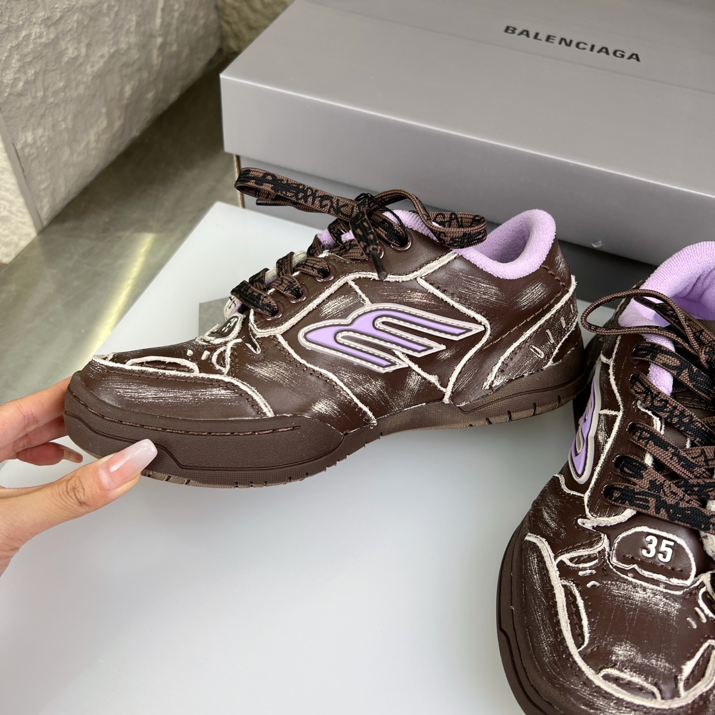 Balenciaga 高仿滑板鞋女款 咖啡紫塗鴉設計 復古刷舊街頭風格｜歐美奢侈品精品推薦