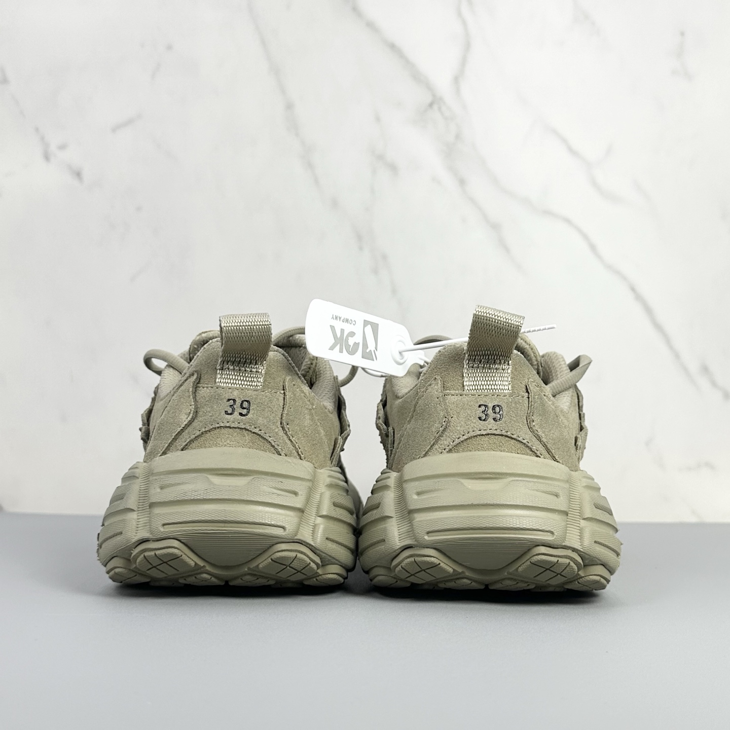 Balenciaga 原單復刻運動鞋 沙色麂皮男款極簡風格 高端質感首選| 10 Balenciaga 原單復刻運動鞋 沙色麂皮男款極簡風格 高端質感首選