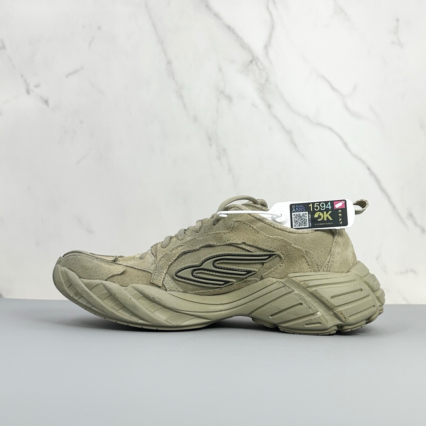 Balenciaga 原單復刻運動鞋 沙色麂皮男款極簡風格 高端質感首選| 8 Balenciaga 原單復刻運動鞋 沙色麂皮男款極簡風格 高端質感首選