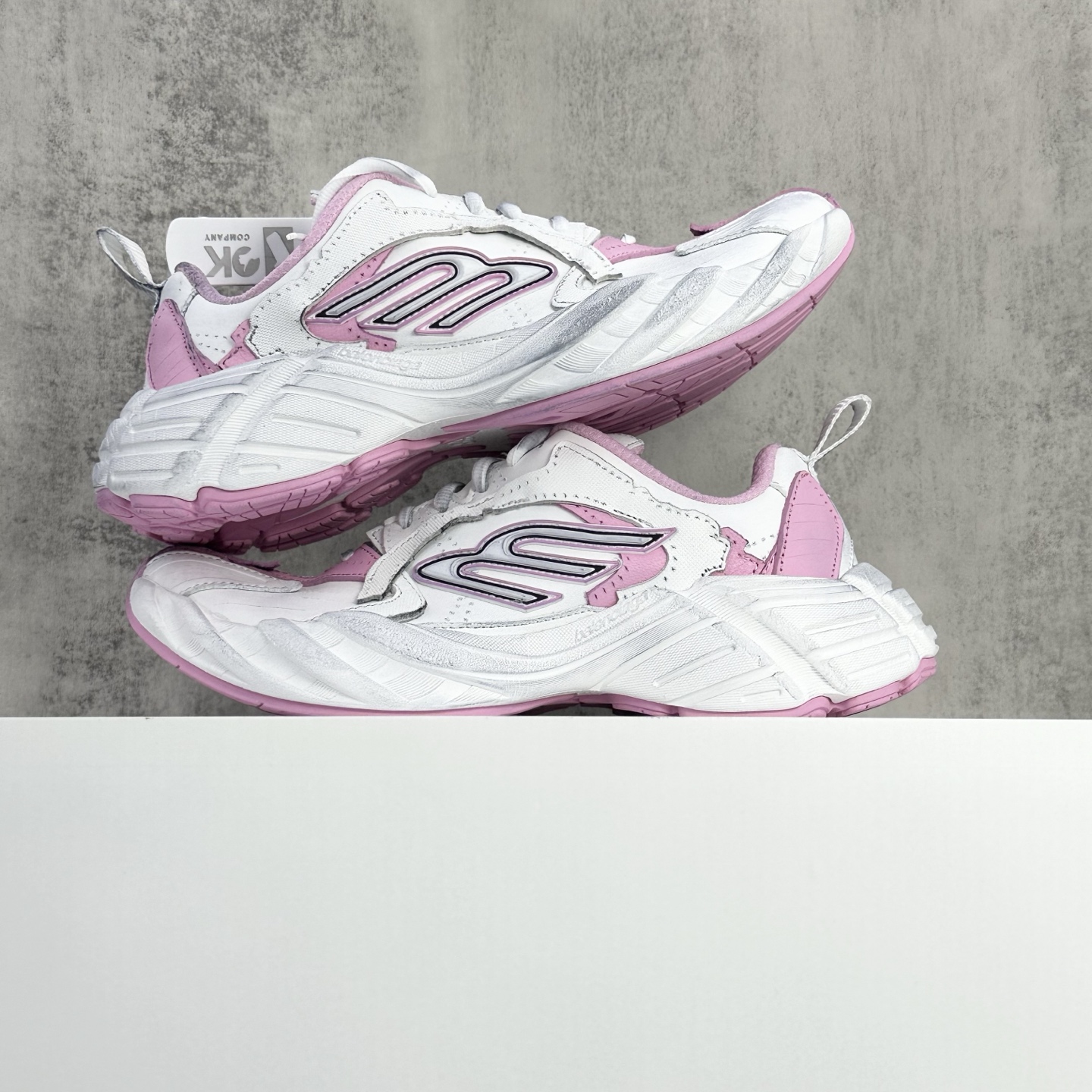 Balenciaga A貨復古運動鞋 女款白粉拼接設計 慢跑鞋風格百搭日常| 13 Balenciaga A貨復古運動鞋 女款白粉拼接設計 慢跑鞋風格百搭日常