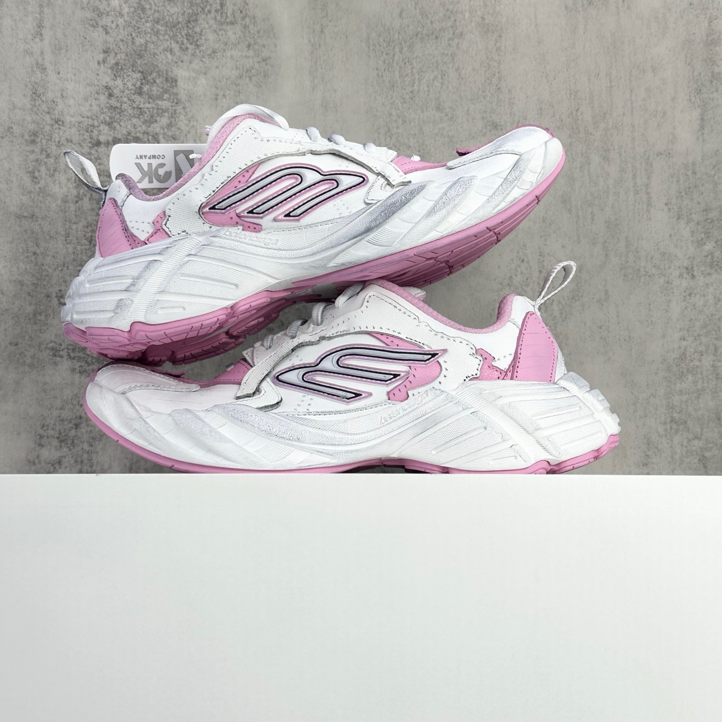 Balenciaga A貨復古運動鞋 女款白粉拼接設計 慢跑鞋風格百搭日常| 7 Balenciaga A貨復古運動鞋 女款白粉拼接設計 慢跑鞋風格百搭日常