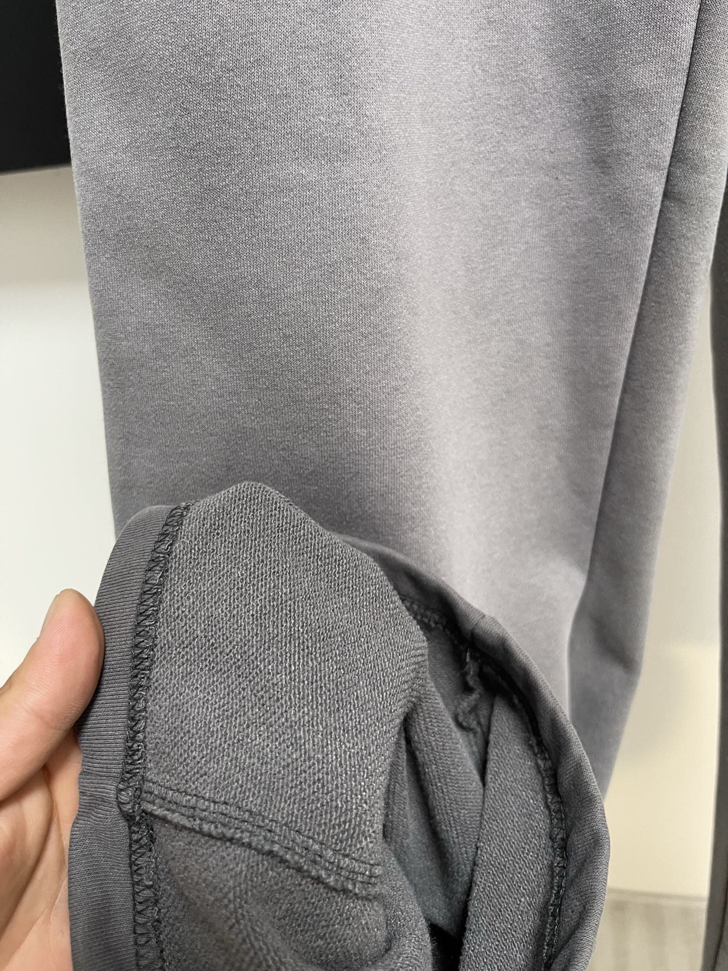 Balenciaga 高仿運動長褲男款 灰色多語標語印花寬鬆款| 8 Balenciaga 高仿運動長褲男款 灰色多語標語印花寬鬆款