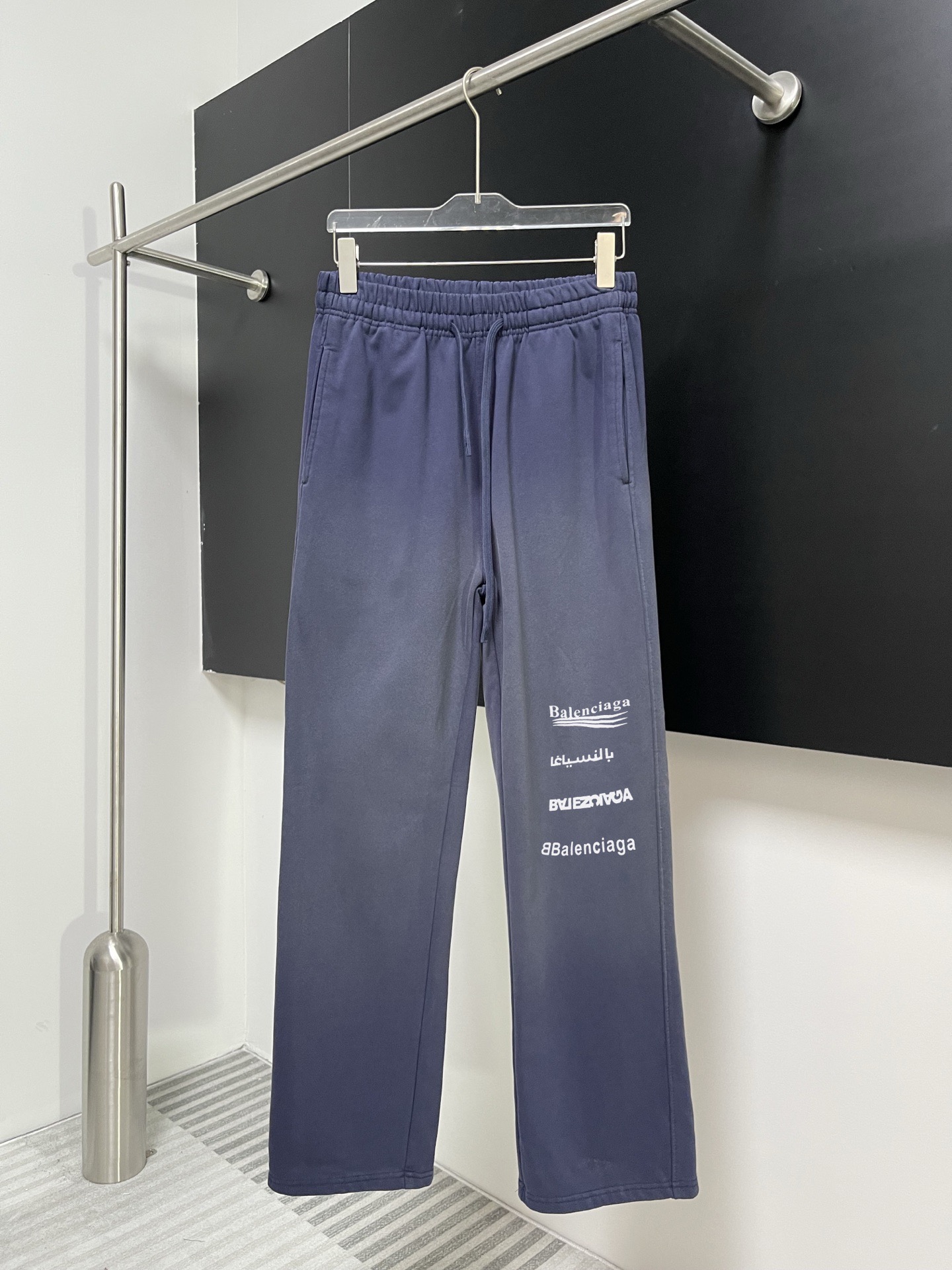 Balenciaga 原單運動長褲男款 深藍色多語印花 百搭款式