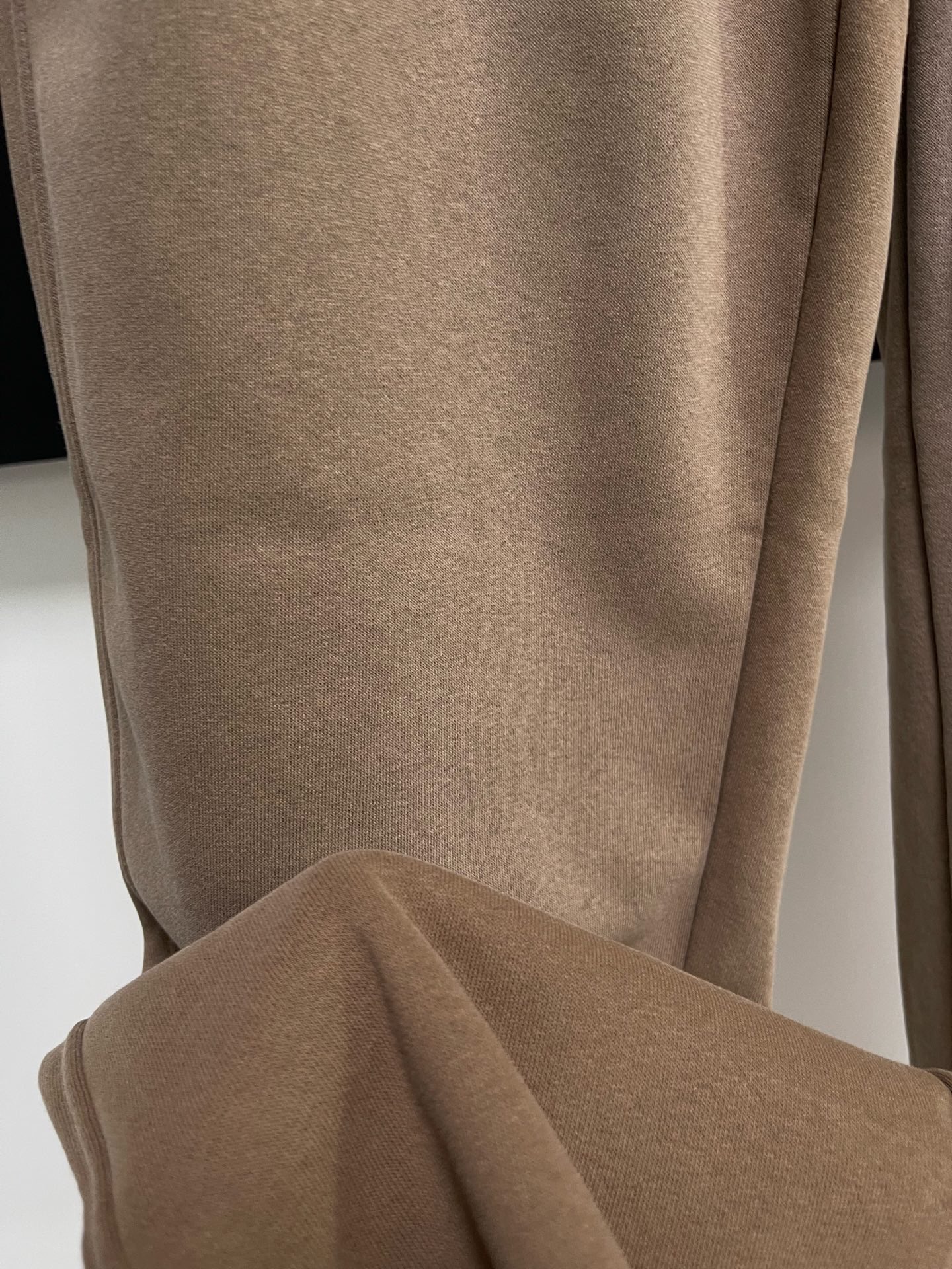 Balenciaga 高仿運動長褲男款 咖啡棕印花寬鬆設計款| 7 Balenciaga 高仿運動長褲男款 咖啡棕印花寬鬆設計款