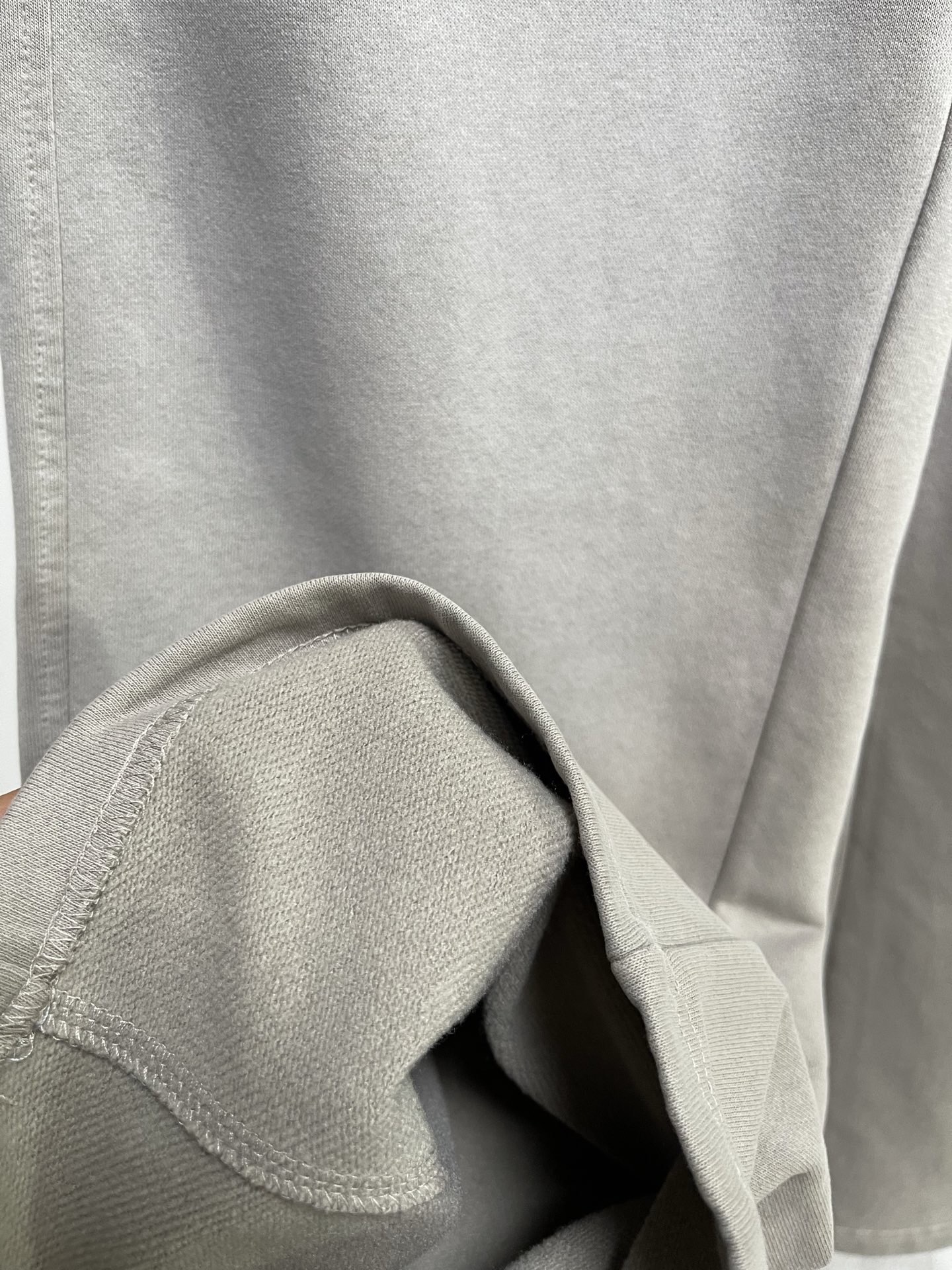 Balenciaga 一比一運動長褲男款 奶油白多語Logo 百搭設計款| 7 Balenciaga 一比一運動長褲男款 奶油白多語Logo 百搭設計款
