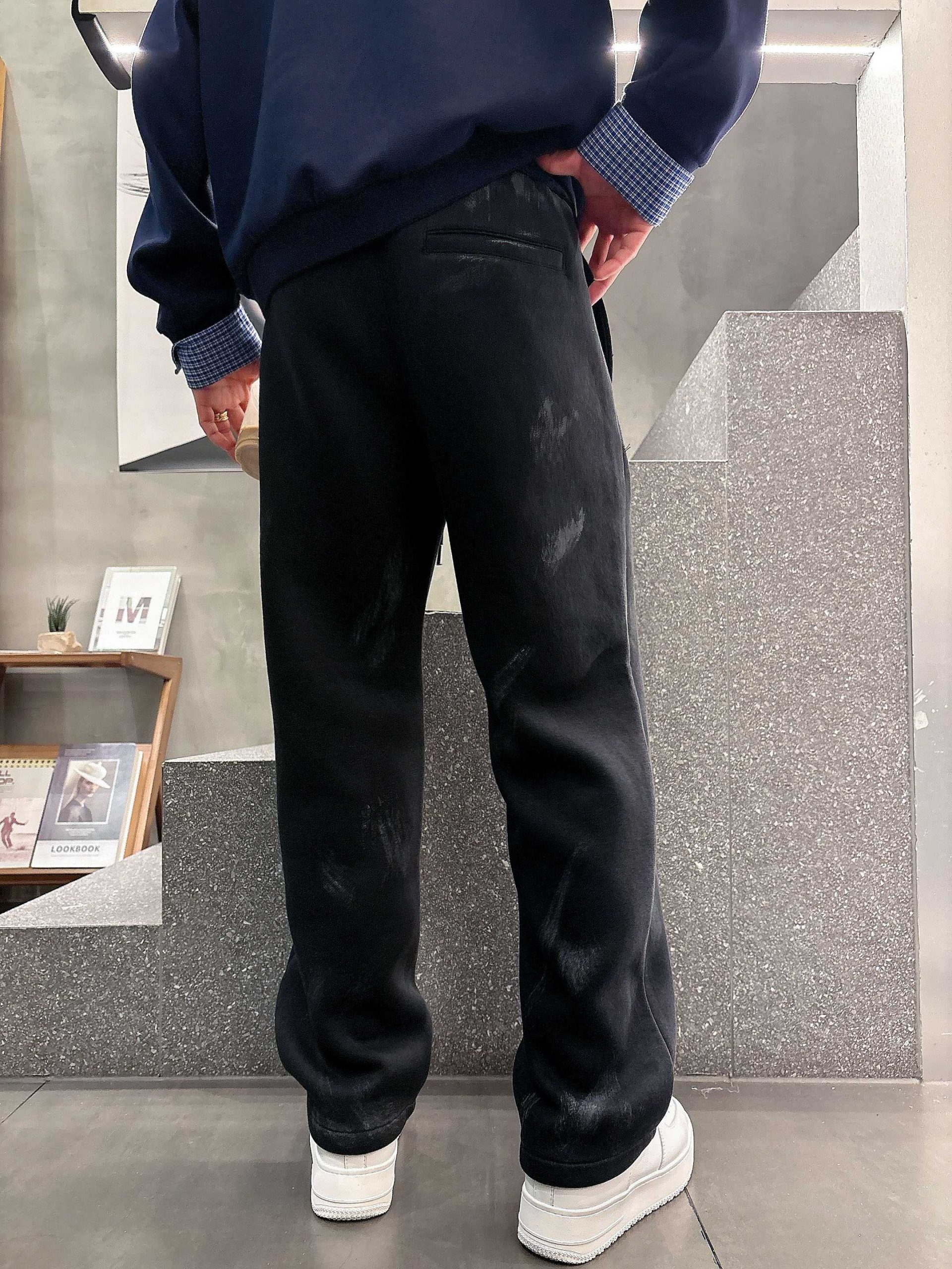 Balenciaga 原單運動長褲男款 刷舊黑色Logo款 潮流街頭風格| 11 Balenciaga 原單運動長褲男款 刷舊黑色Logo款 潮流街頭風格