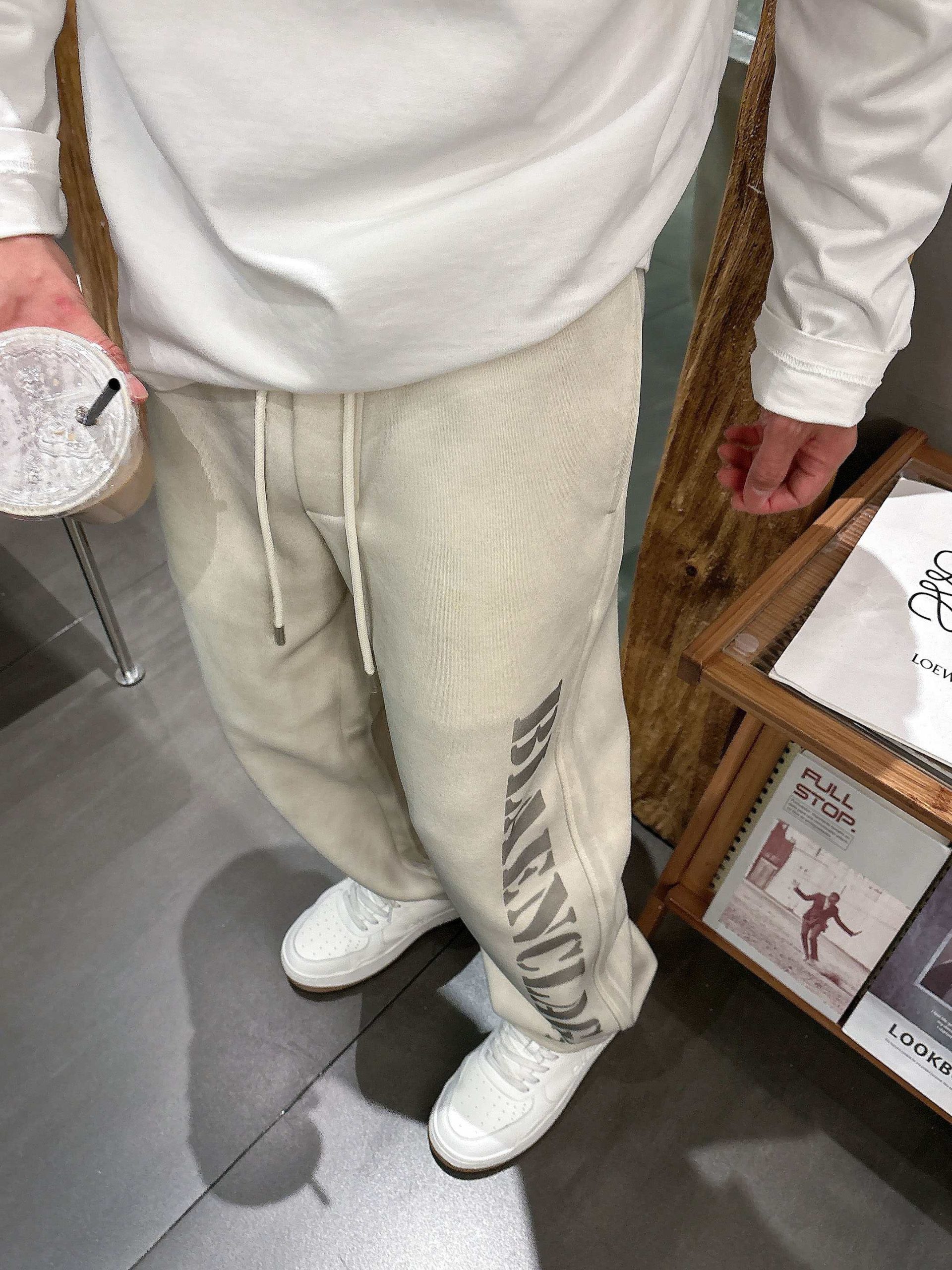 Balenciaga 高仿運動長褲男款 奶油白大LOGO寬版褲型| 7 Balenciaga 高仿運動長褲男款 奶油白大LOGO寬版褲型