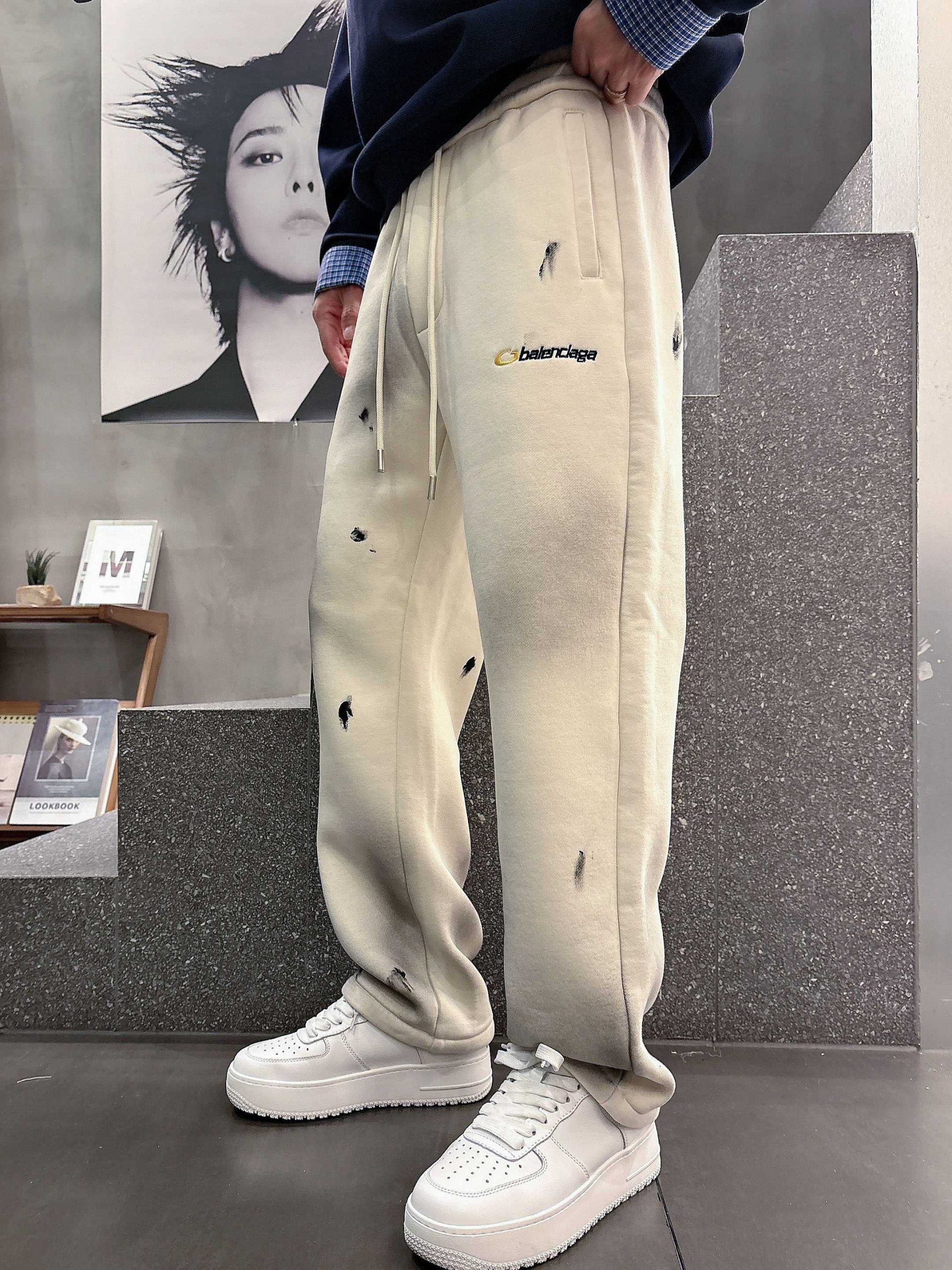 Balenciaga A貨奶油白運動長褲 破損刷舊刺繡Logo款| 11 Balenciaga A貨奶油白運動長褲 破損刷舊刺繡Logo款