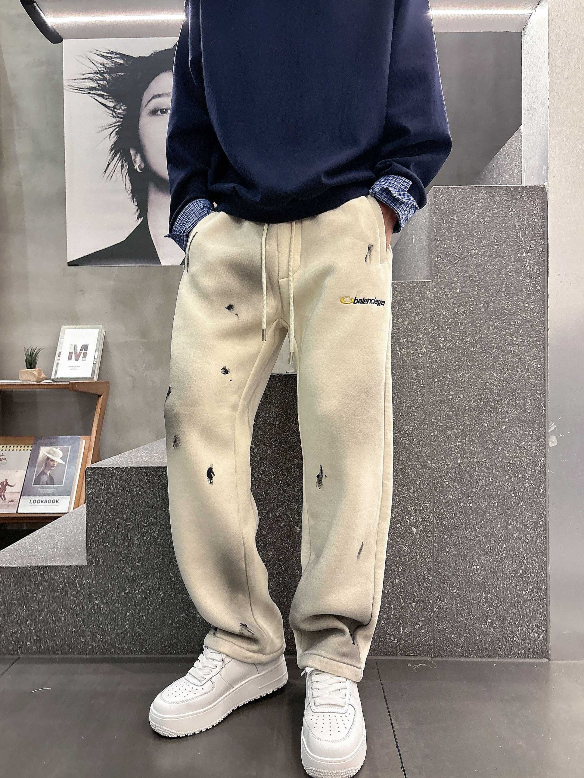 Balenciaga A貨奶油白運動長褲 破損刷舊刺繡Logo款| 9 Balenciaga A貨奶油白運動長褲 破損刷舊刺繡Logo款