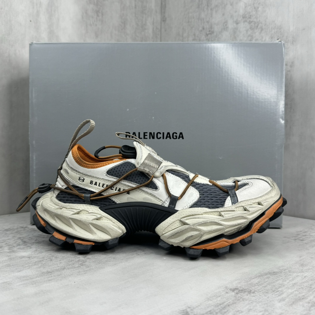Balenciaga 高仿復刻老爹鞋 男款白灰拼橘潮流配色 運動風滿載| 6 Balenciaga 高仿復刻老爹鞋 男款白灰拼橘潮流配色 運動風滿載