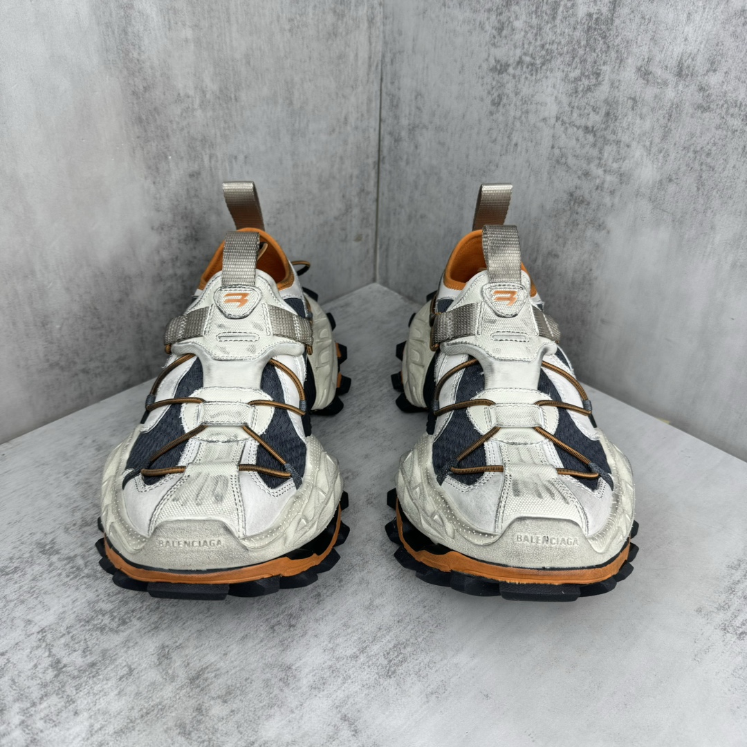 Balenciaga 高仿復刻老爹鞋 男款白灰拼橘潮流配色 運動風滿載| 12 Balenciaga 高仿復刻老爹鞋 男款白灰拼橘潮流配色 運動風滿載