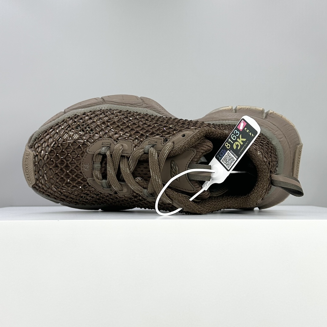 Balenciaga 高仿網眼跑鞋 男款白灰輕量透氣型 銳利感設計| 8 Balenciaga 高仿網眼跑鞋 男款白灰輕量透氣型 銳利感設計