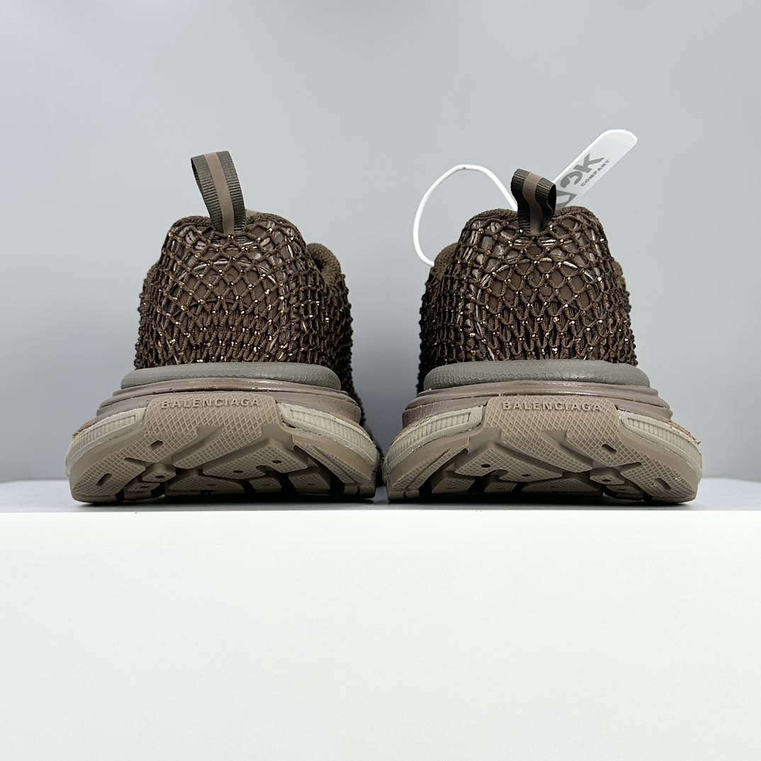Balenciaga 高仿網眼跑鞋 男款白灰輕量透氣型 銳利感設計| 7 Balenciaga 高仿網眼跑鞋 男款白灰輕量透氣型 銳利感設計