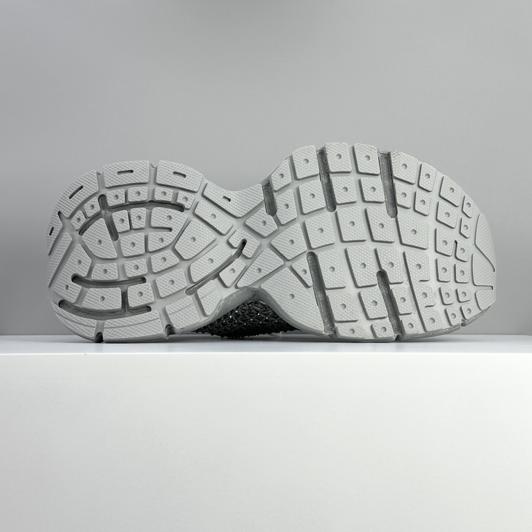 Balenciaga 高仿男鞋 灰色網眼跑鞋 輕量耐穿潮流設計款| 9 Balenciaga 高仿男鞋 灰色網眼跑鞋 輕量耐穿潮流設計款