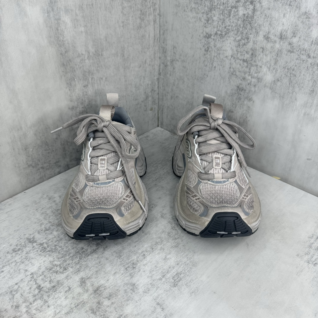 Balenciaga 高仿增高跑鞋 男士米灰撞色設計 霸氣厚底修飾腿型| 12 Balenciaga 高仿增高跑鞋 男士米灰撞色設計 霸氣厚底修飾腿型