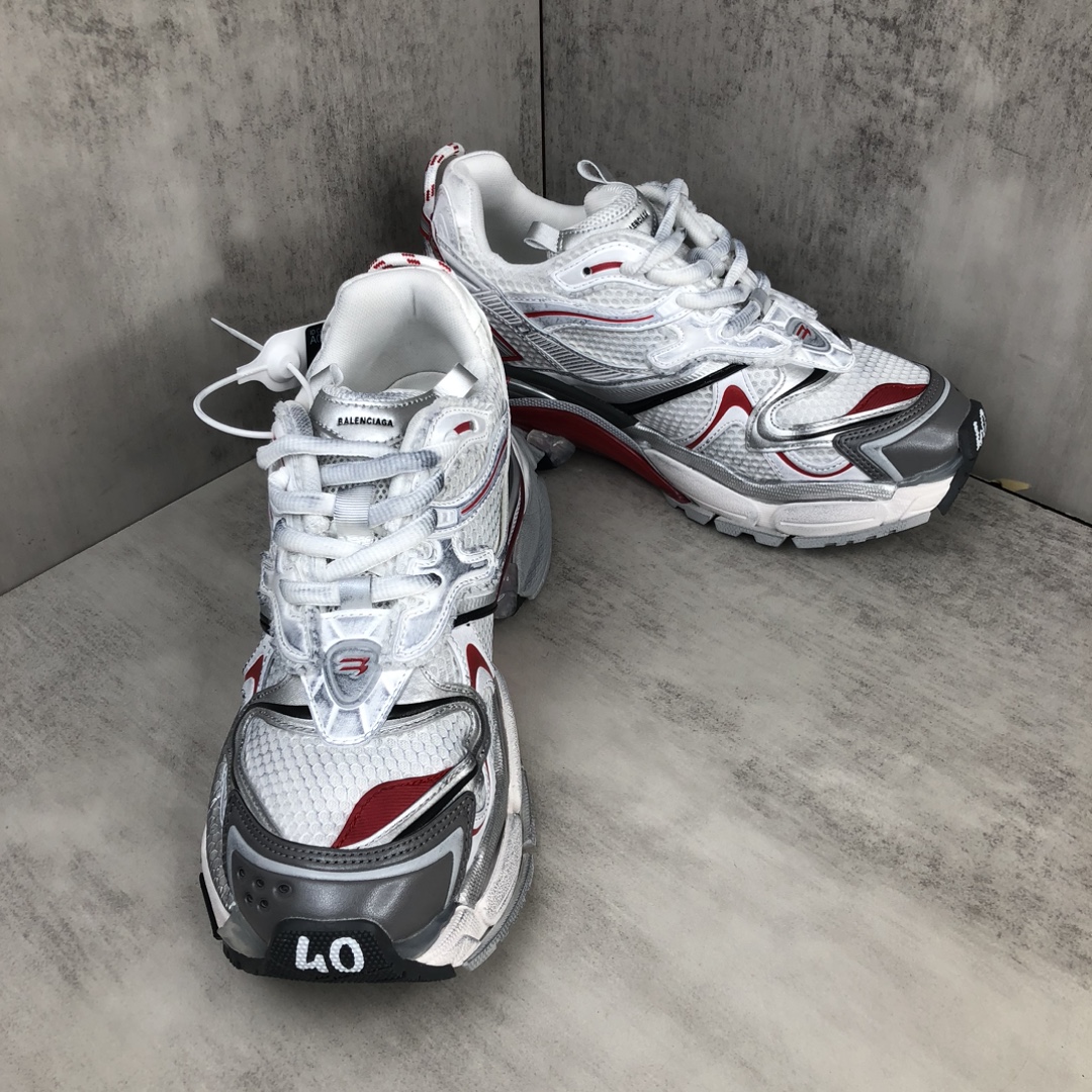 Balenciaga 高仿男士跑鞋 白紅線條與透明底設計 科技潮流融合| 14 Balenciaga 高仿男士跑鞋 白紅線條與透明底設計 科技潮流融合