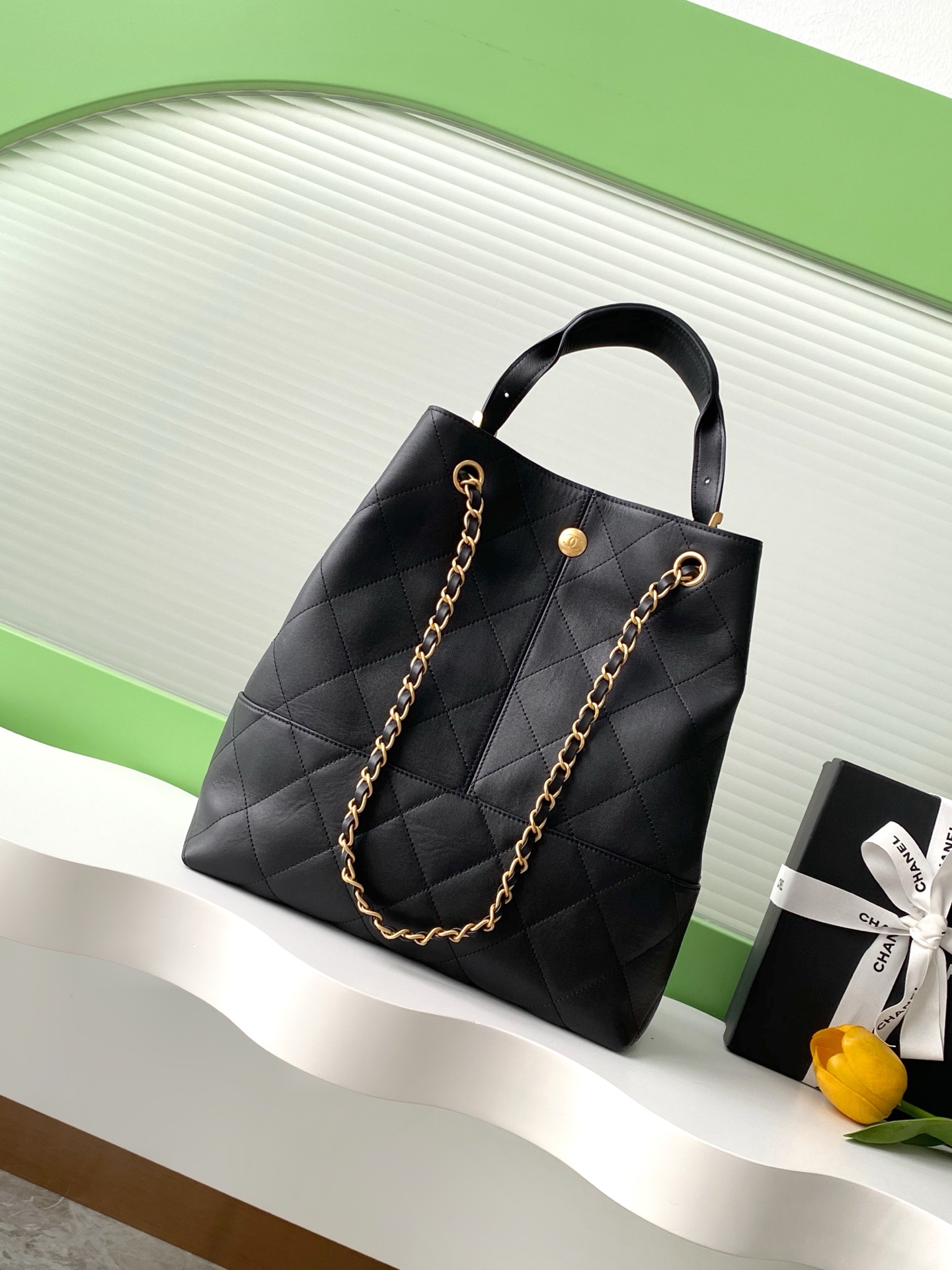 Chanel A貨立挺托特肩背包 女用簡潔皮革包型 經典鏈條高級感設計| 13 Chanel A貨立挺托特肩背包 女用簡潔皮革包型 經典鏈條高級感設計