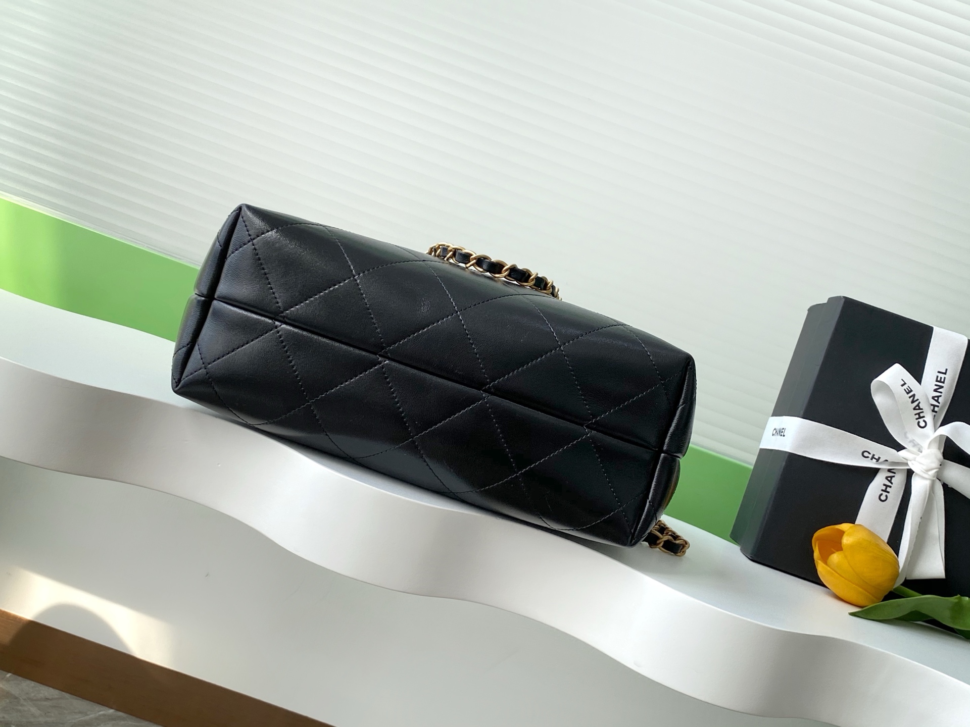 Chanel 高仿拼接肩背包 女用直立包型 經典雙材質設計款| 11 Chanel 高仿拼接肩背包 女用直立包型 經典雙材質設計款