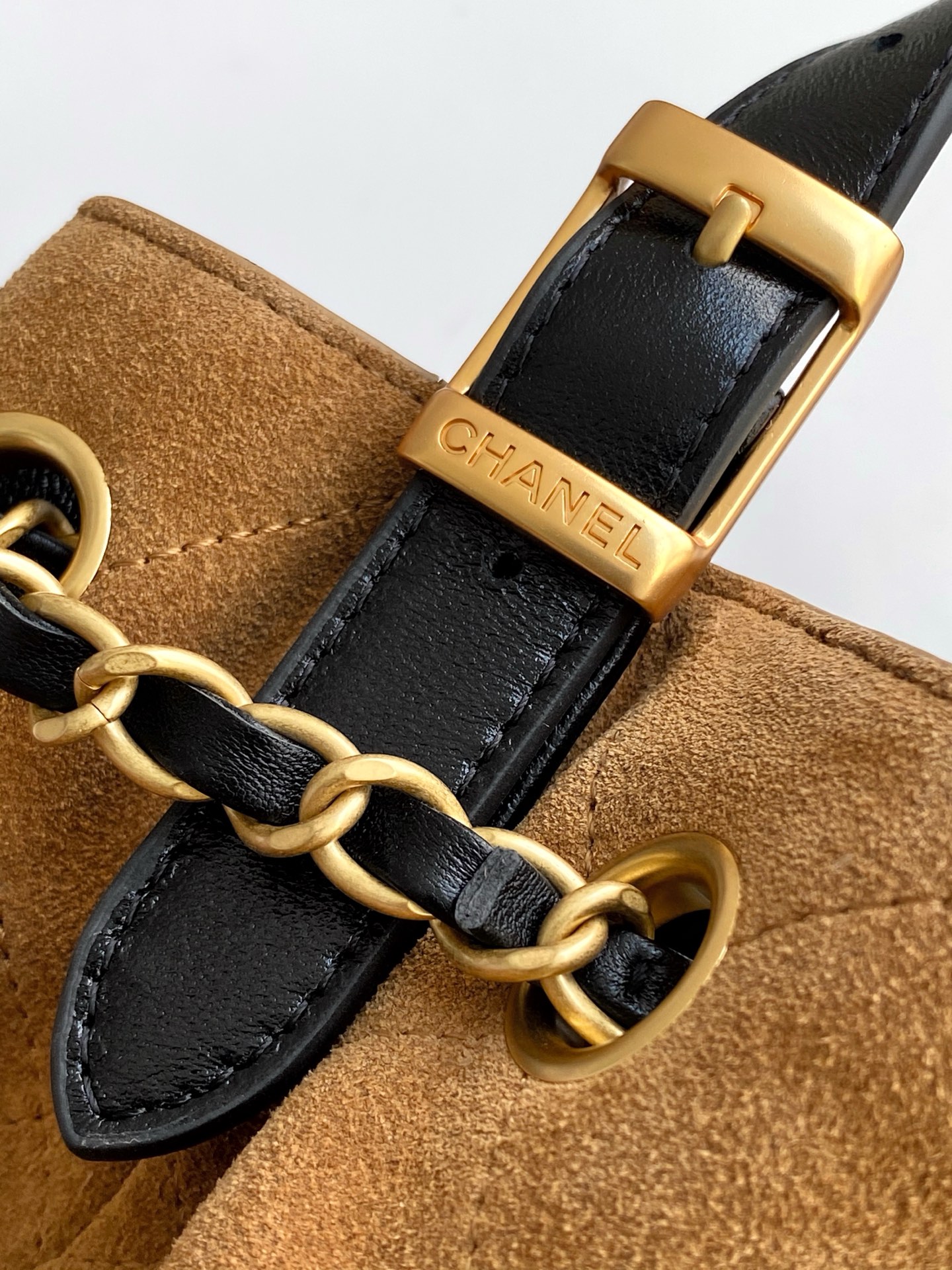 Chanel 高仿拼接肩背包 女用直立包型 經典雙材質設計款| 9 Chanel 高仿拼接肩背包 女用直立包型 經典雙材質設計款
