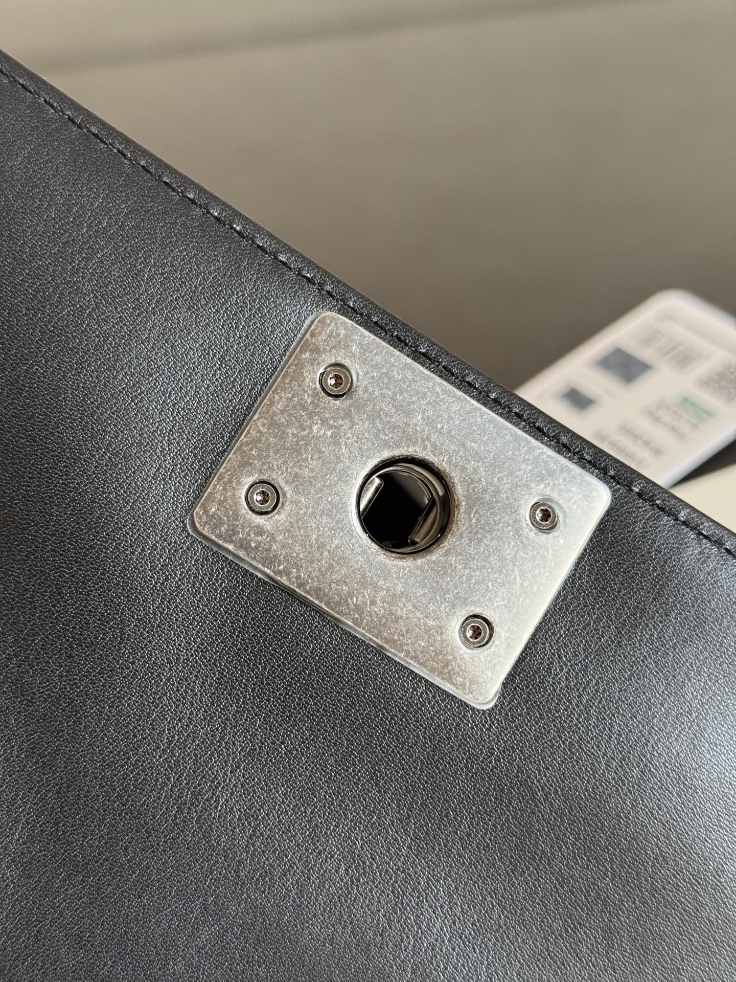 Chanel 一比一女用經典BOY包 黑色菱格皮革 銀鍊斜背包硬挺造型｜歐美奢侈品精品推薦