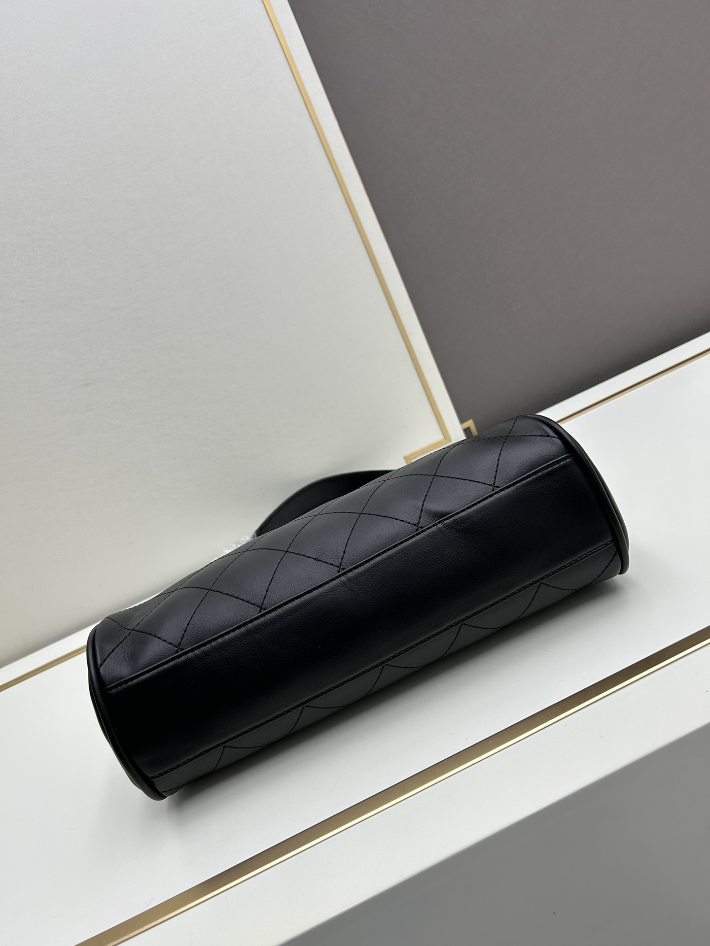 Chanel黑色斜背包菱格皮革設計｜高仿時尚百搭包款｜歐美奢侈品精品推薦