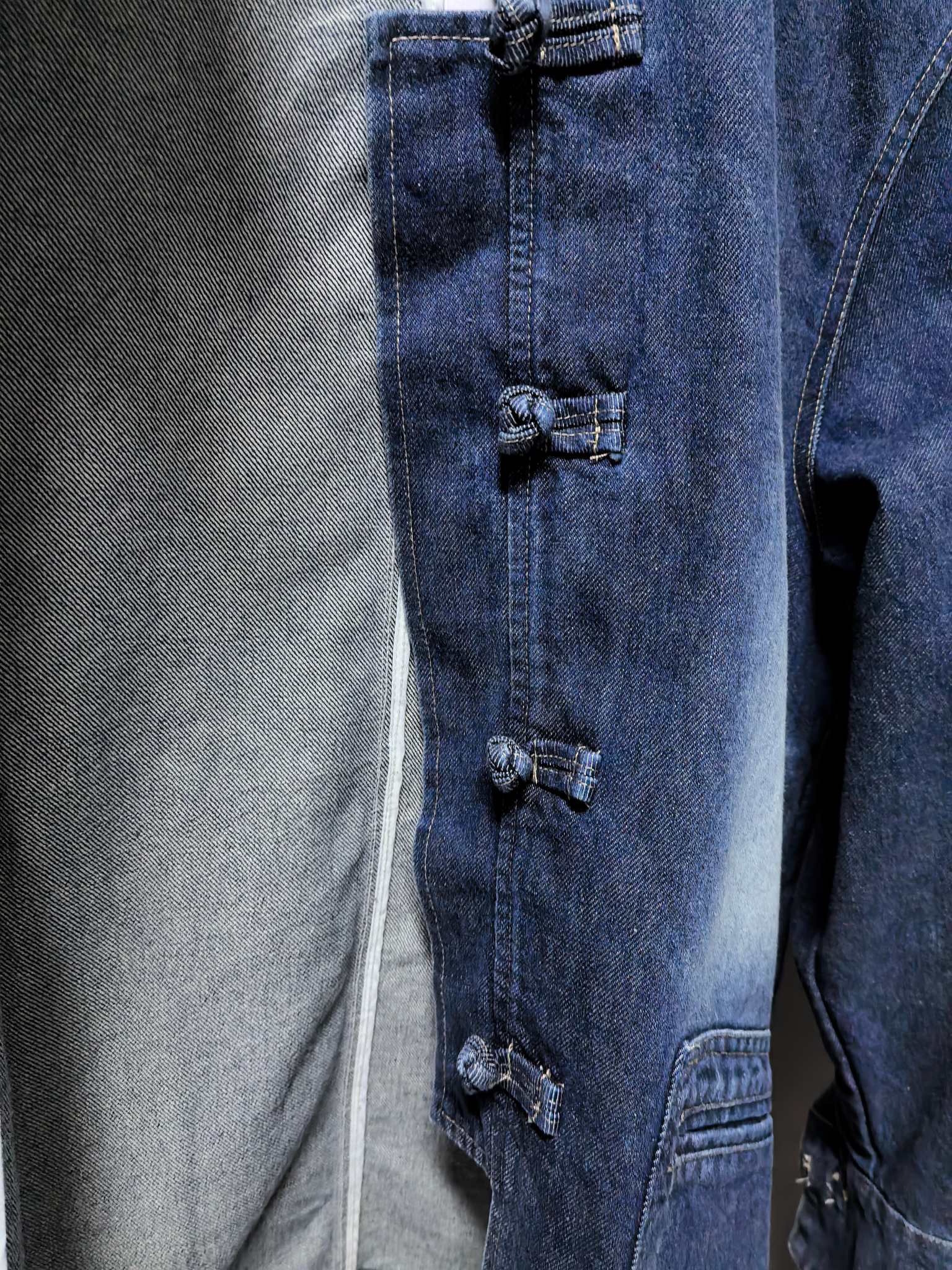 Chanel原單牛仔外套 中式立領盤釦設計 復古潮流混搭款｜歐美奢侈品精品推薦