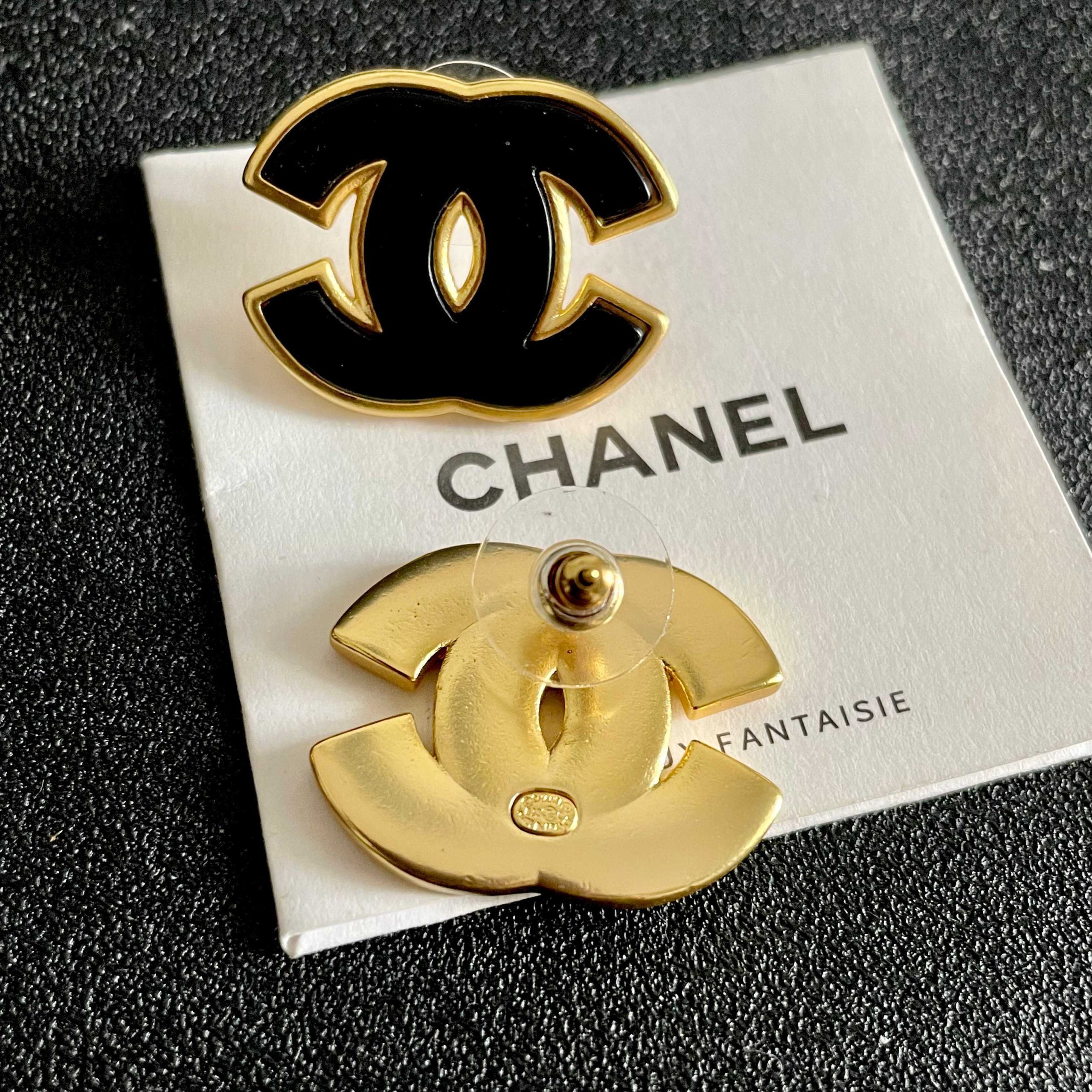 Chanel 一比一黑金雙C耳環 奢華亮面琺瑯 高質感時尚點綴| 9 Chanel 一比一黑金雙C耳環 奢華亮面琺瑯 高質感時尚點綴
