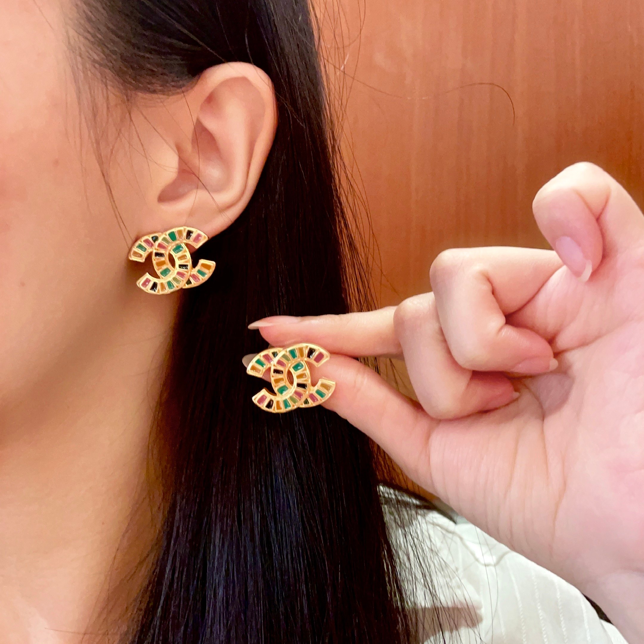 Chanel 高仿彩鑲雙C耳環 幾何拼接炫彩琺瑯設計 女士高質感單品