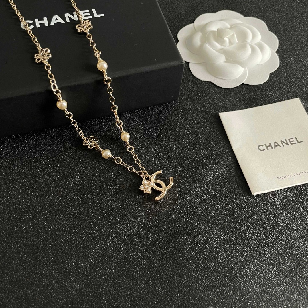 Chanel 高仿珍珠花飾雙C項鍊 小香風優雅風格 日常穿搭點綴| 9 Chanel 高仿珍珠花飾雙C項鍊 小香風優雅風格 日常穿搭點綴